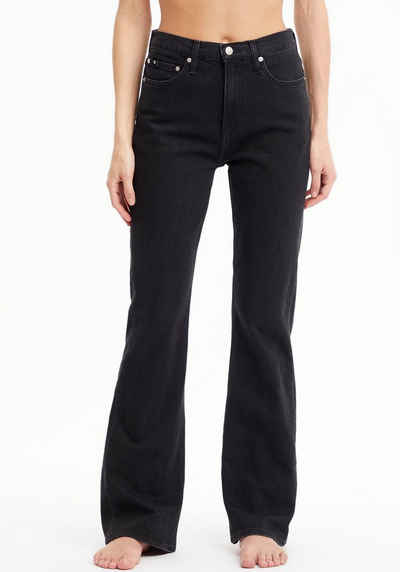Calvin Klein Jeans Bootcut-Jeans AUTHENTIC BOOTCUT mit Calvin Klein Leder-Brandlabel hinten am Bund