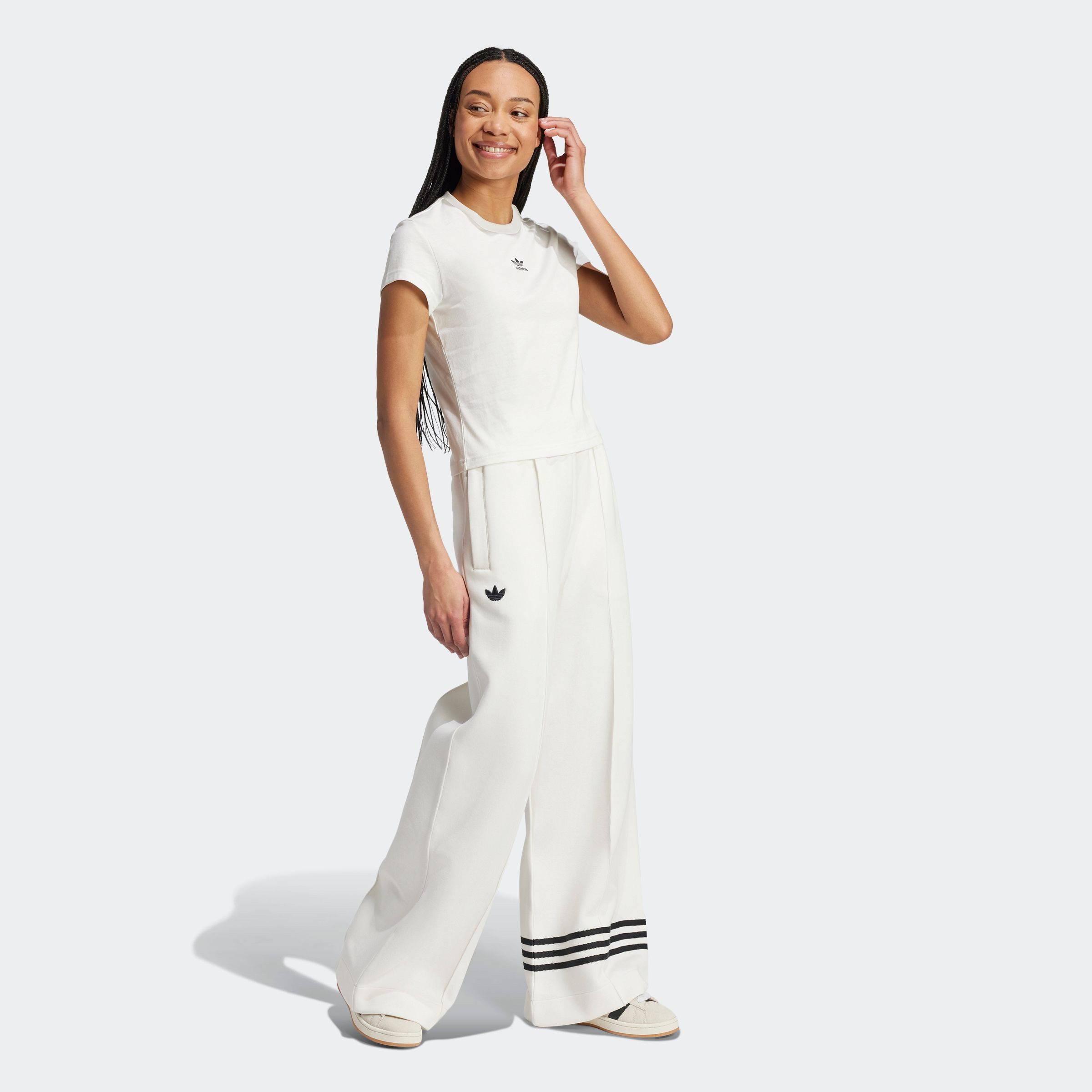 adidas Originals T-Shirt ESSENTIALS SLIM sportlicher Stil, schmale Silhouette, aus Single Jersey