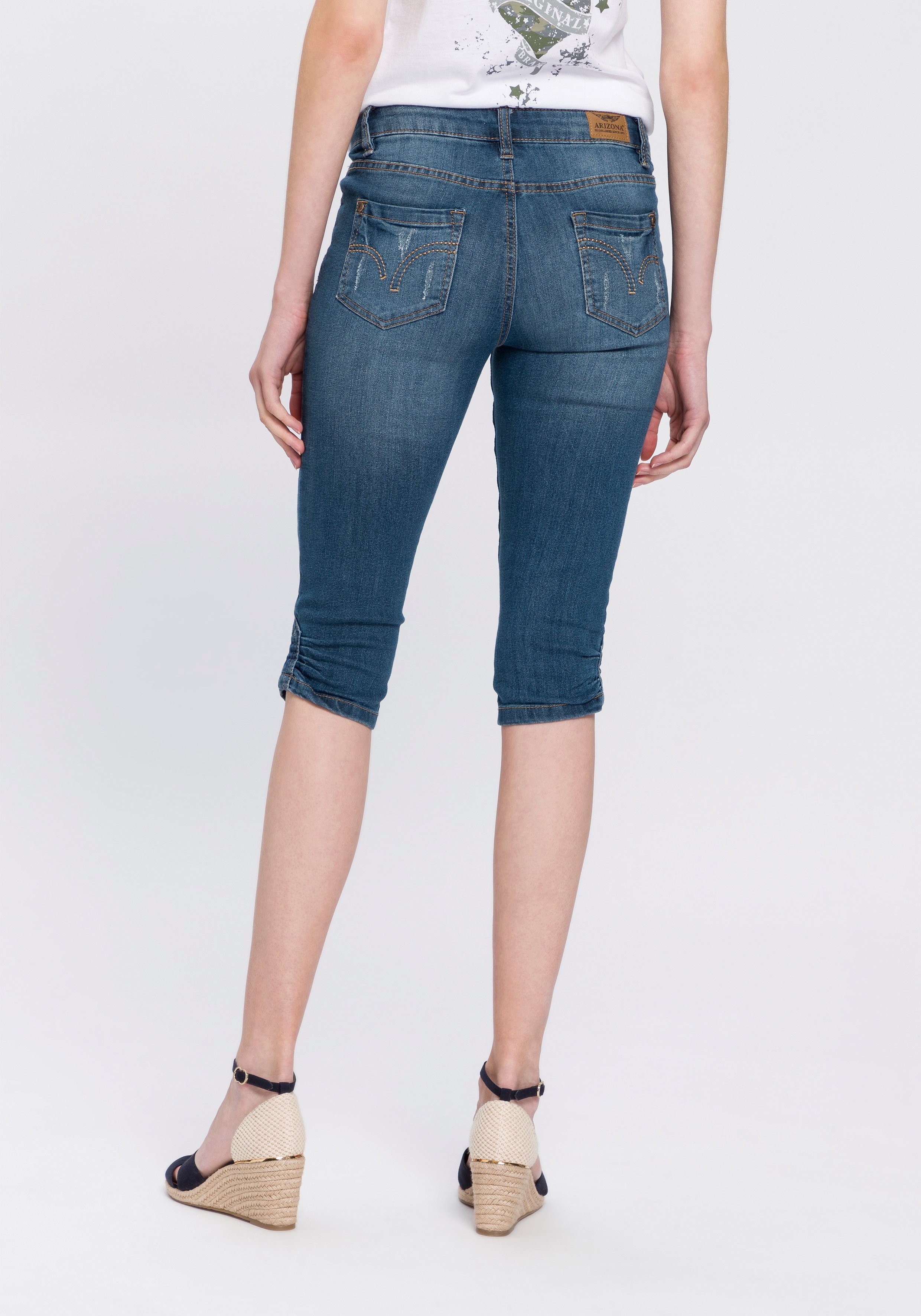Arizona Caprijeans schmale Passform, mit Destroyed-Effekten, günstig online kaufen
