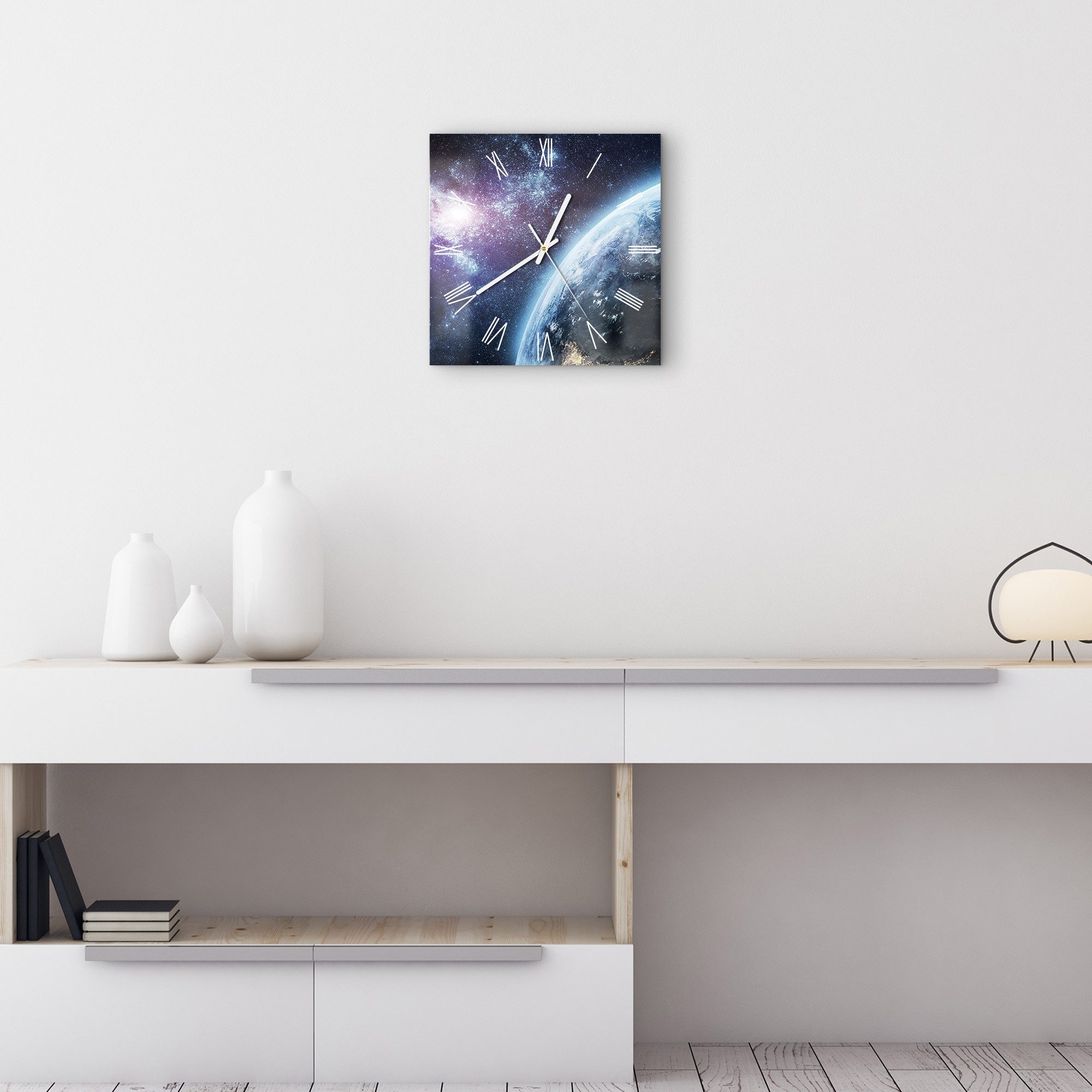 DEQORI Wanduhr 'Blick aus dem All' (Glas Glasuhr modern Wand Uhr Design Küchenuhr)