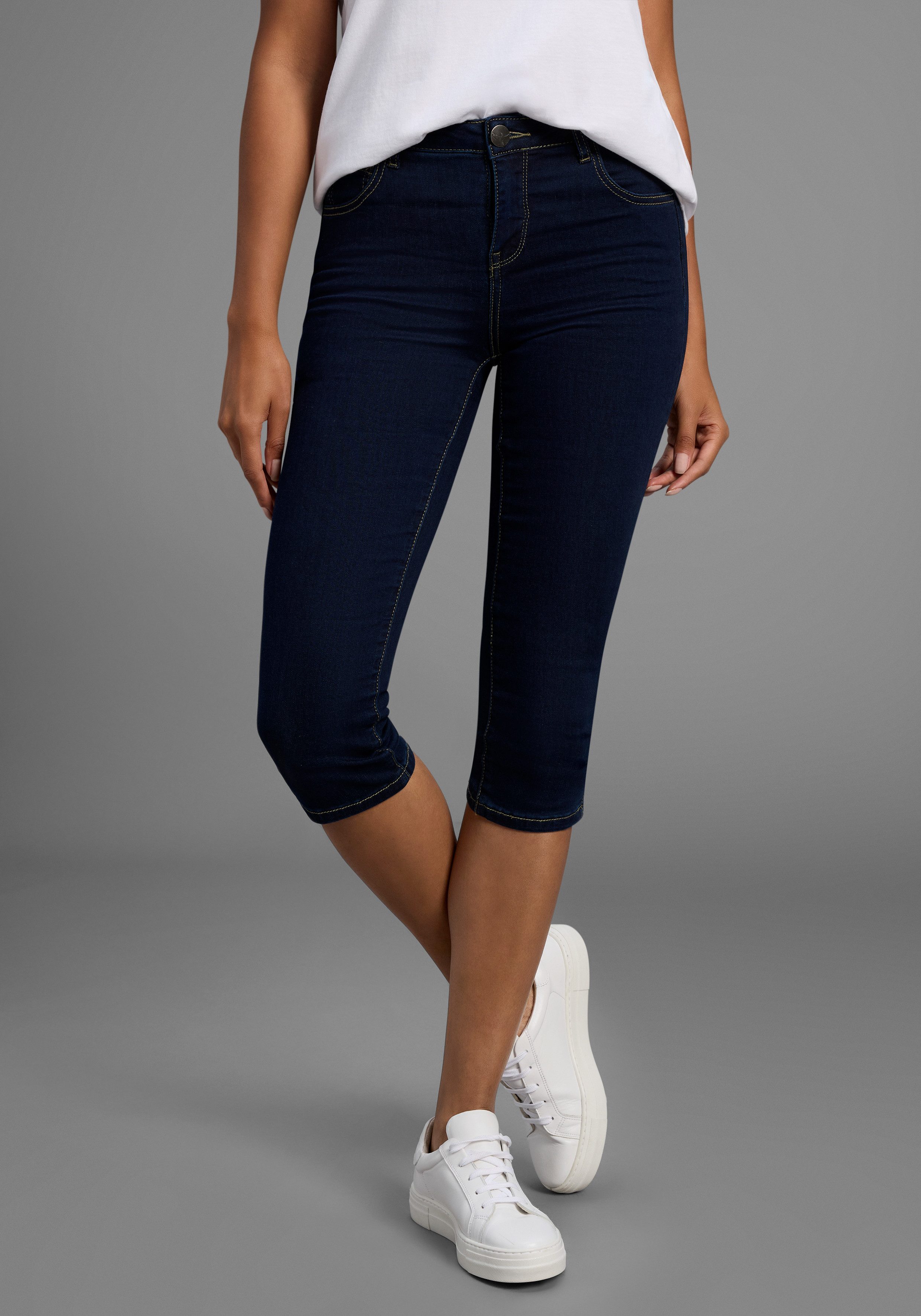 Arizona Caprijeans Ultra-Stretch extra-enger Schnitt, modischer Beinabschluss mit Schlitz
