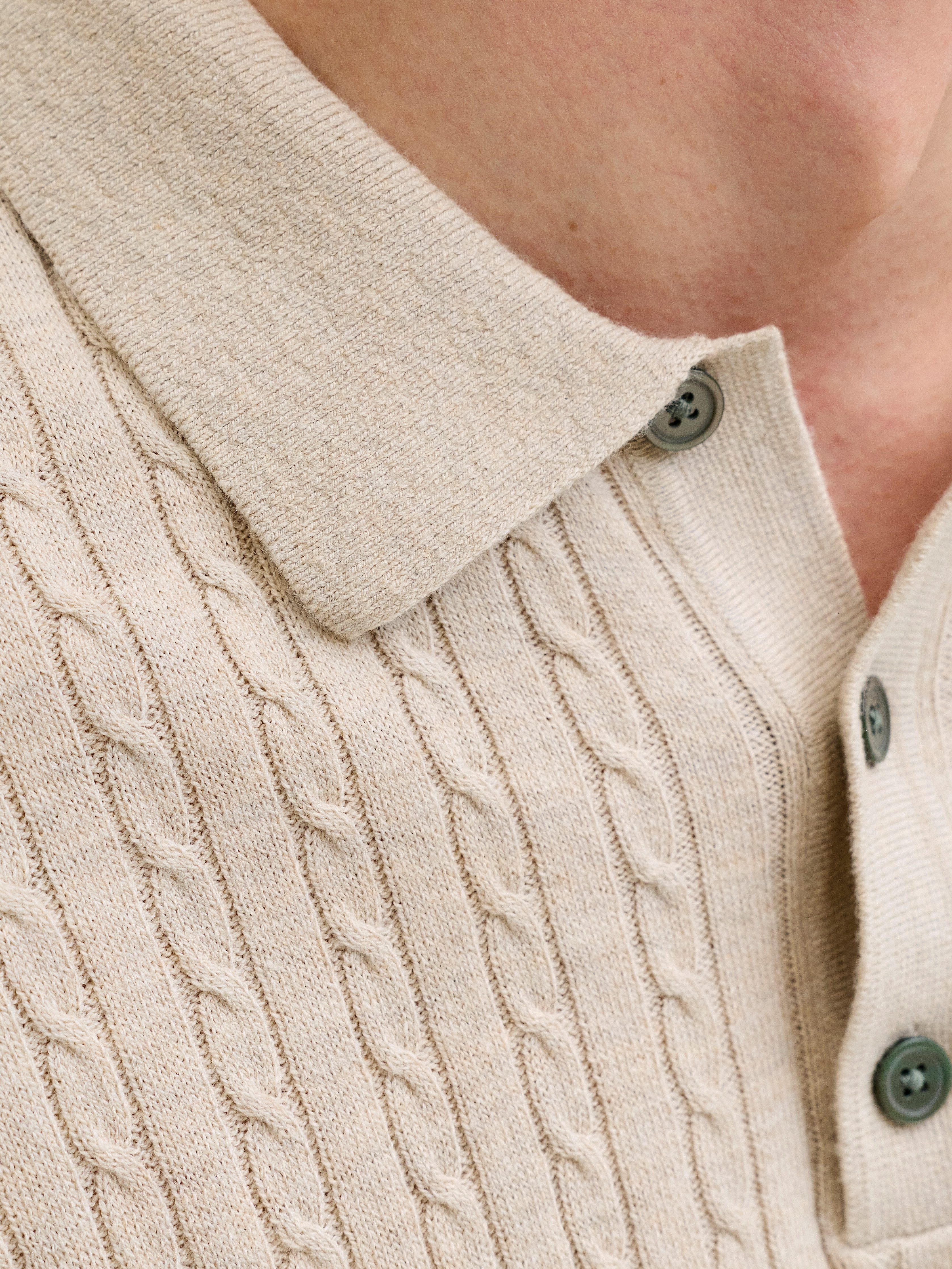 Jack & Jones Polokragenpullover JJEEMIL KNIT CABLE POLO SS LN mit Polokragen