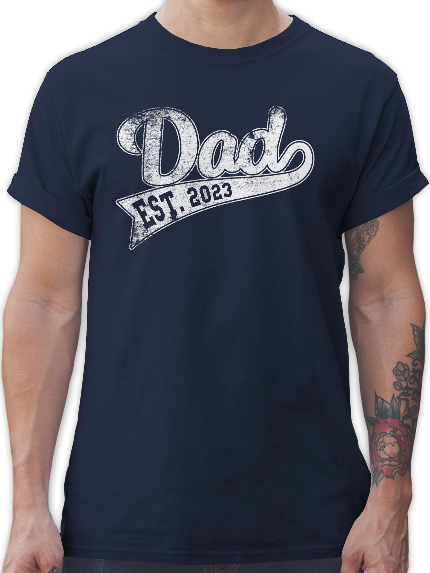 Shirtracer T-Shirt Dad Est. Geschenk 2023 für Vatertag Papa Blau Papa Navy 03 Werdender I