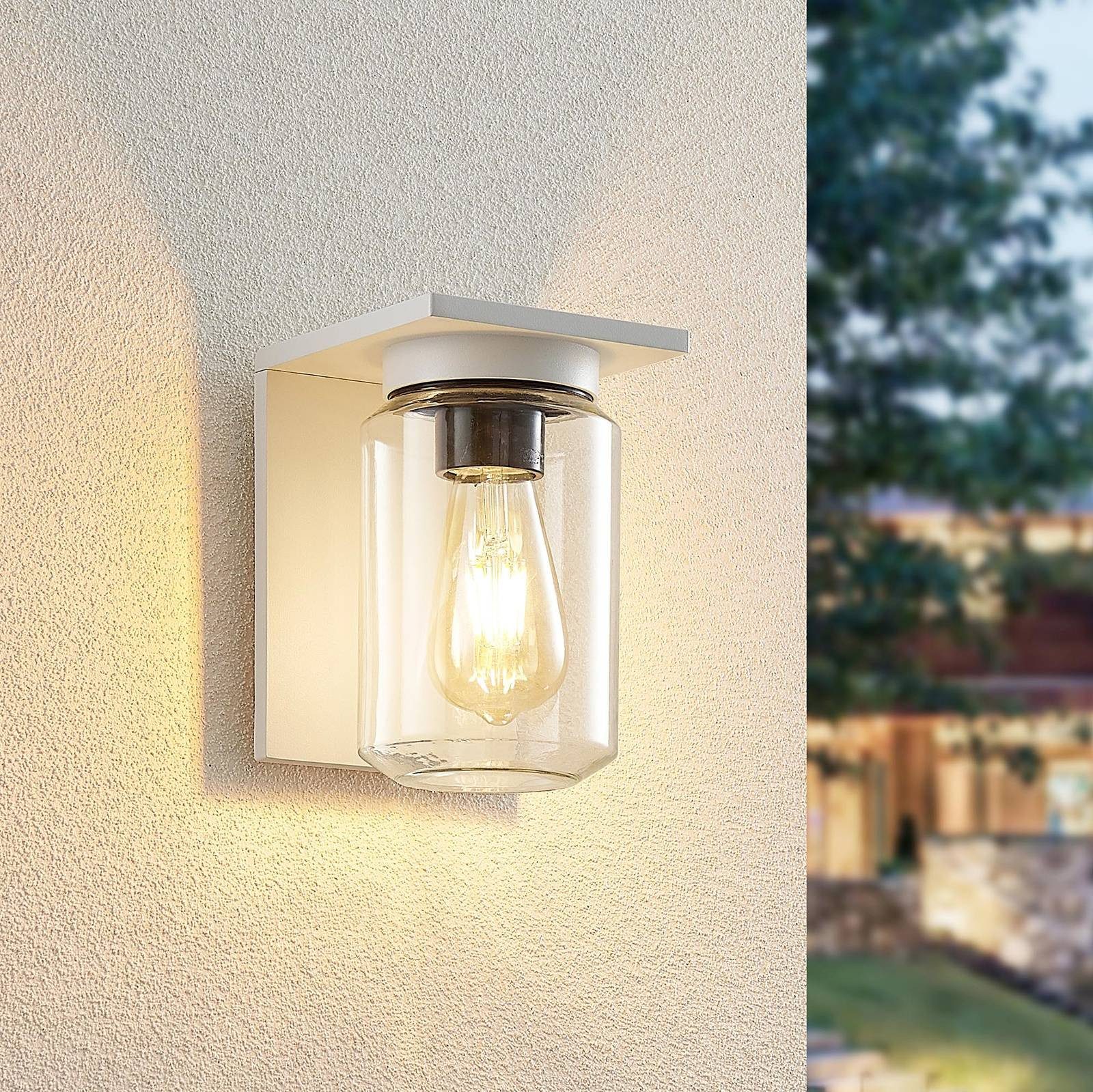 Lucande Außen-Wandleuchte Semka, Metall, Weiß IP54, 1 x 18 W
