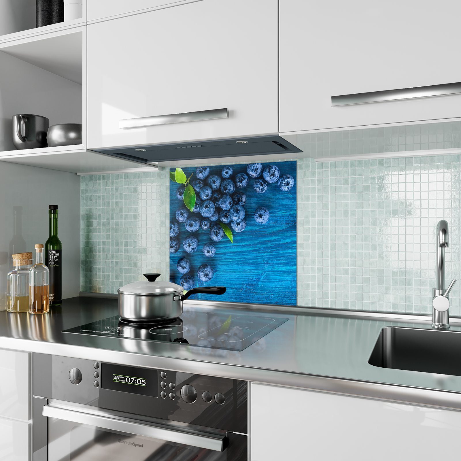 Primedeco Küchenrückwand Küchenrückwand Spritzschutz mit Glas Holztisch Motiv auf Heidelbeeren