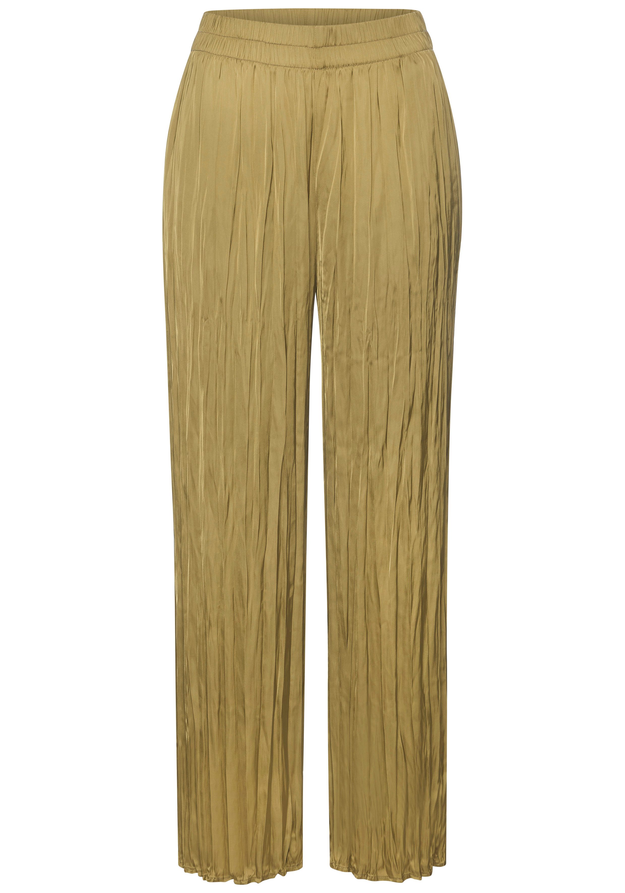 LASCANA Palazzohose mit Plisseefalten, leichte Satinqualität. luftige Sommerhose, elegant. € 49,99