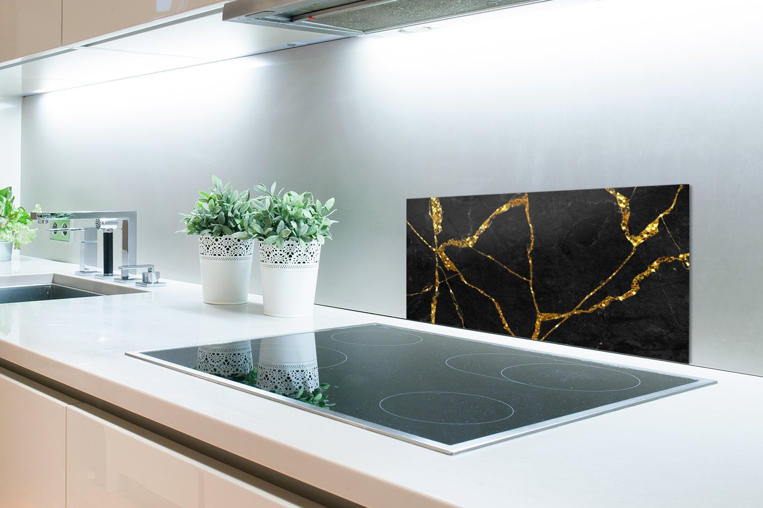 cm, - Schmutzflecken - und Marmoroptik Schwarz Küchenrückwand - - Gold (1-tlg), Küchen Wandschutz, 60x30 Fett für Glitter, gegen Marmor MuchoWow