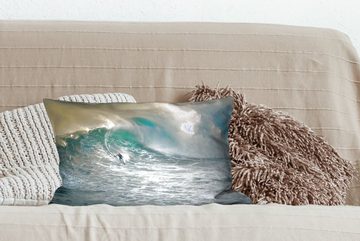 MuchoWow Dekokissen Surfer auf großen Wellen, Wohzimmer Dekoration, Zierkissen, Dekokissen mit Füllung, Schlafzimmer
