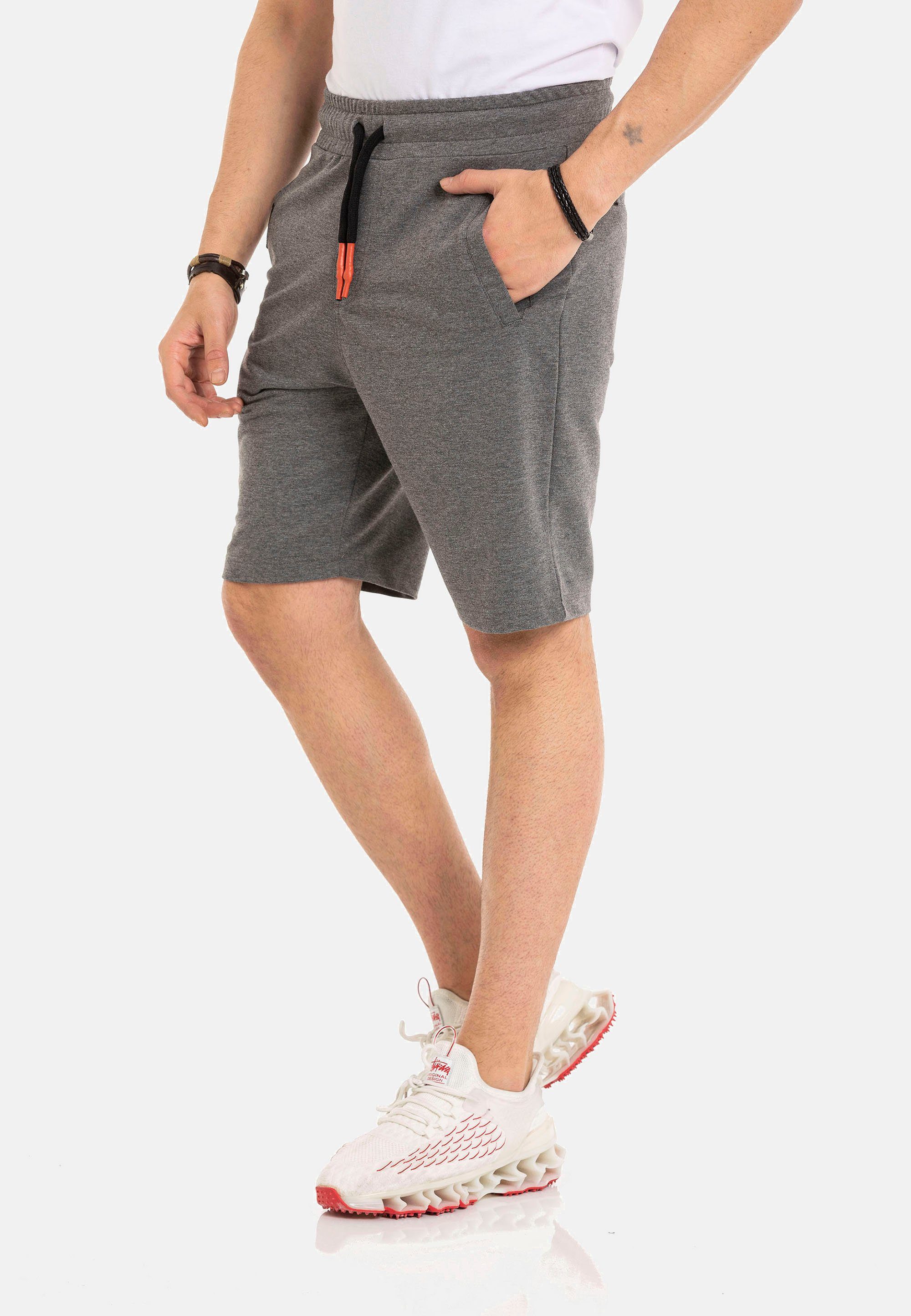 Cipo & Baxx Shorts in sportlichem Look anthrazit | Sportshorts