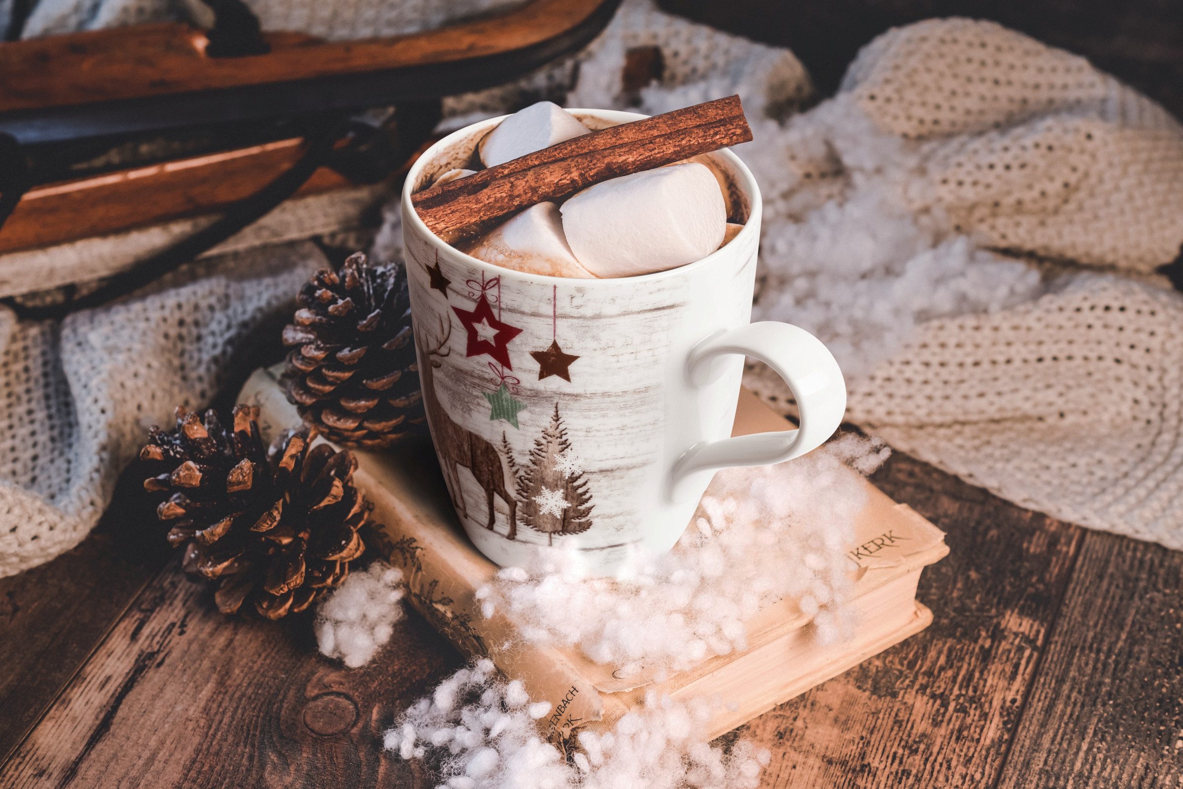 Seltmann Weiden Becher Life Christmas, 1-tlg., Porzellan, Becher mit Henkel 0,40 l und weihnachtlichem Dekor