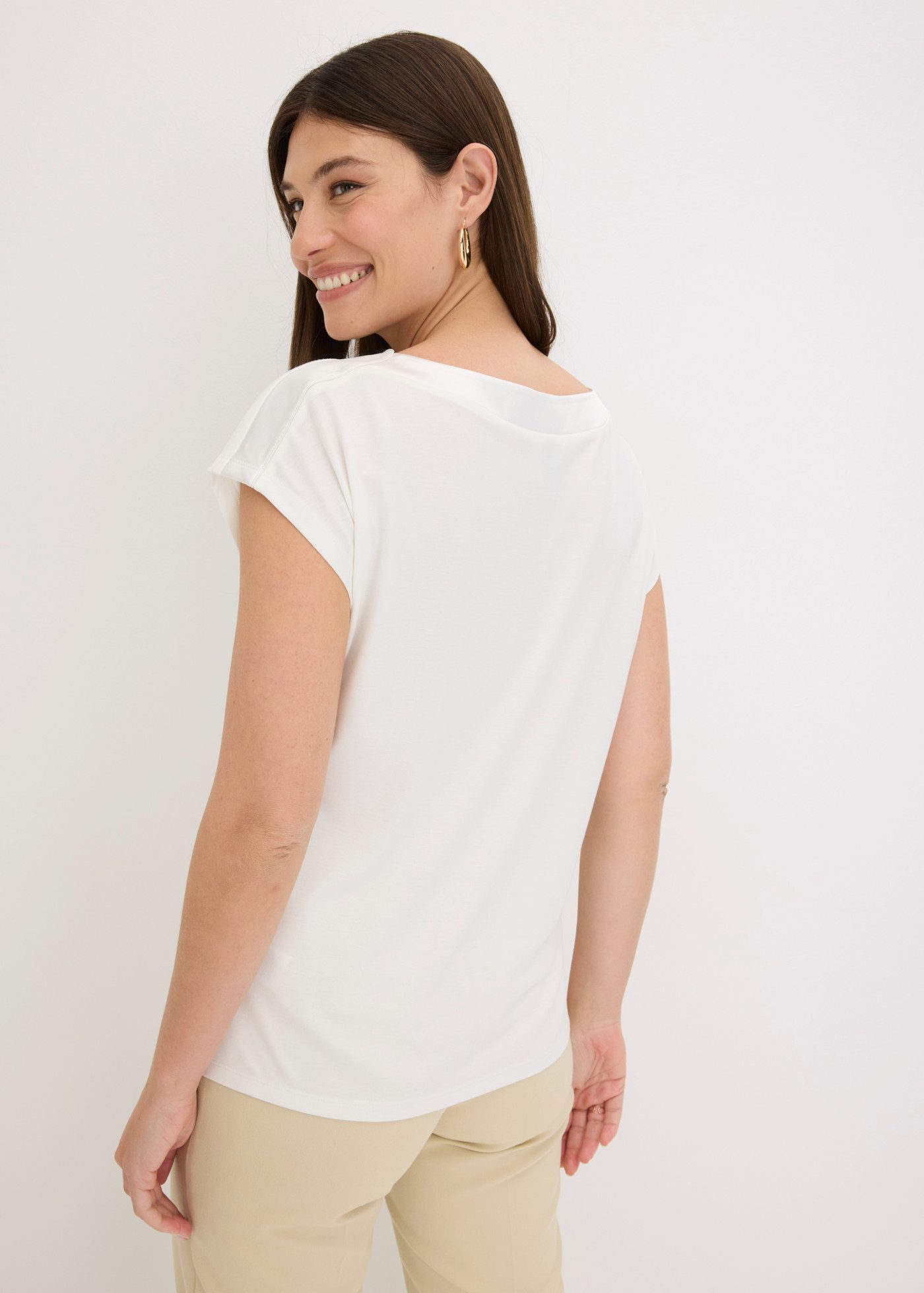 bonprix T-Shirt Oversize-Passform, Kurzarm-Design, mit Satinpasse