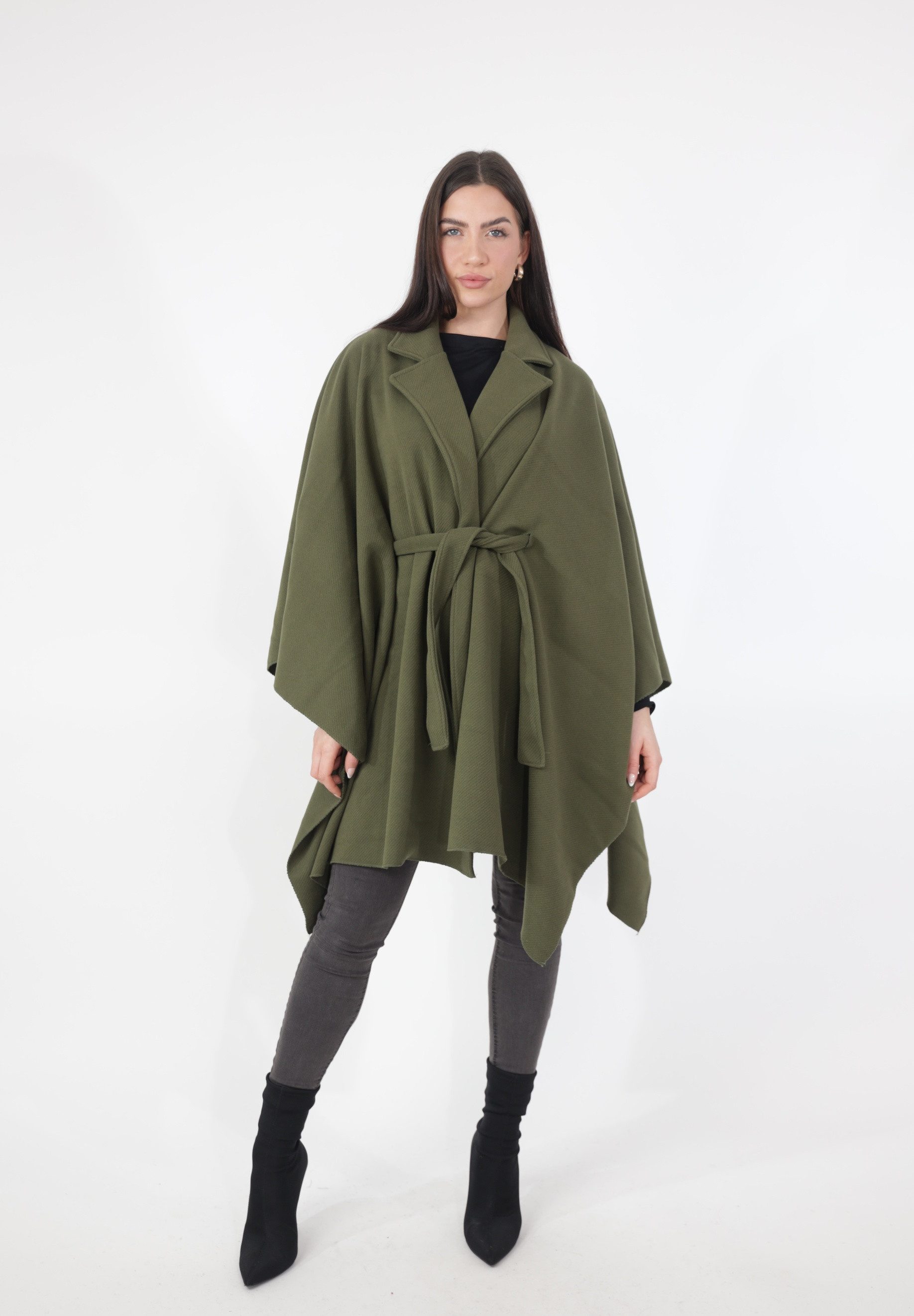 Elara Poncho Mantel