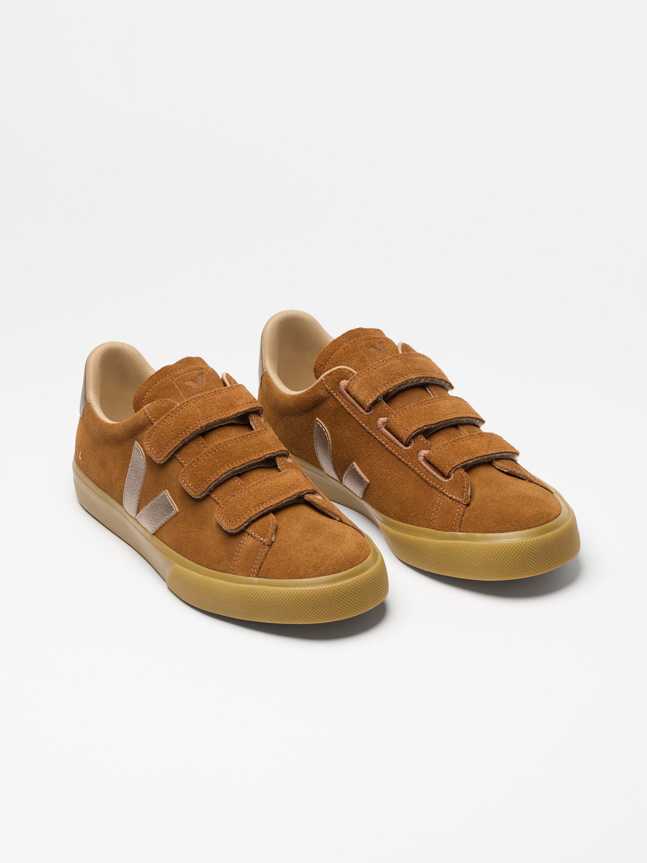 VEJA Veja Recife Logo Suede Sneaker