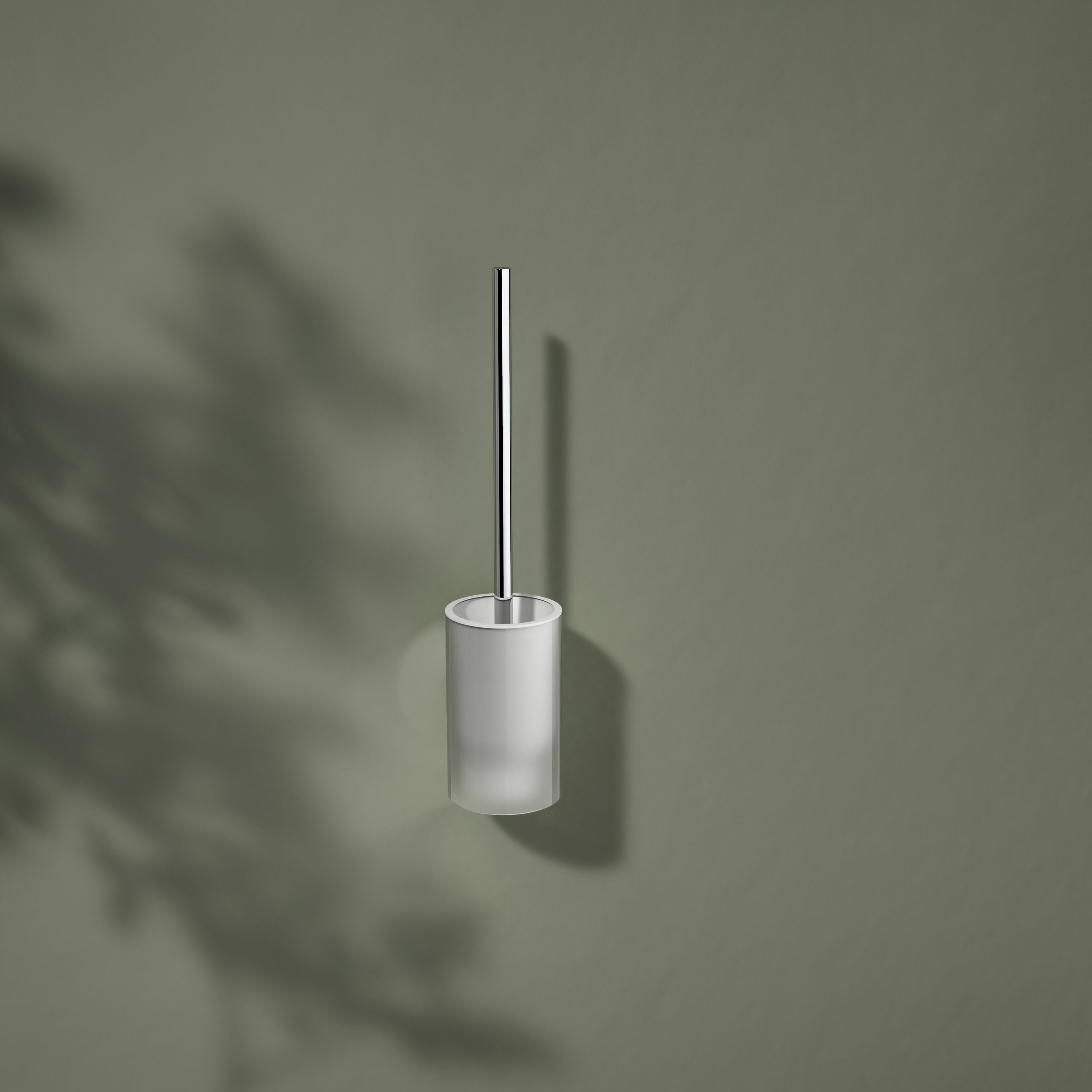 Keuco WC-Garnitur Reva mit Bürste und Kristallglas-Gehäuse, (Vormontiert), Metall verchromt, Made in Germany, mit Ersatzbürstenkopf, Wandmontage