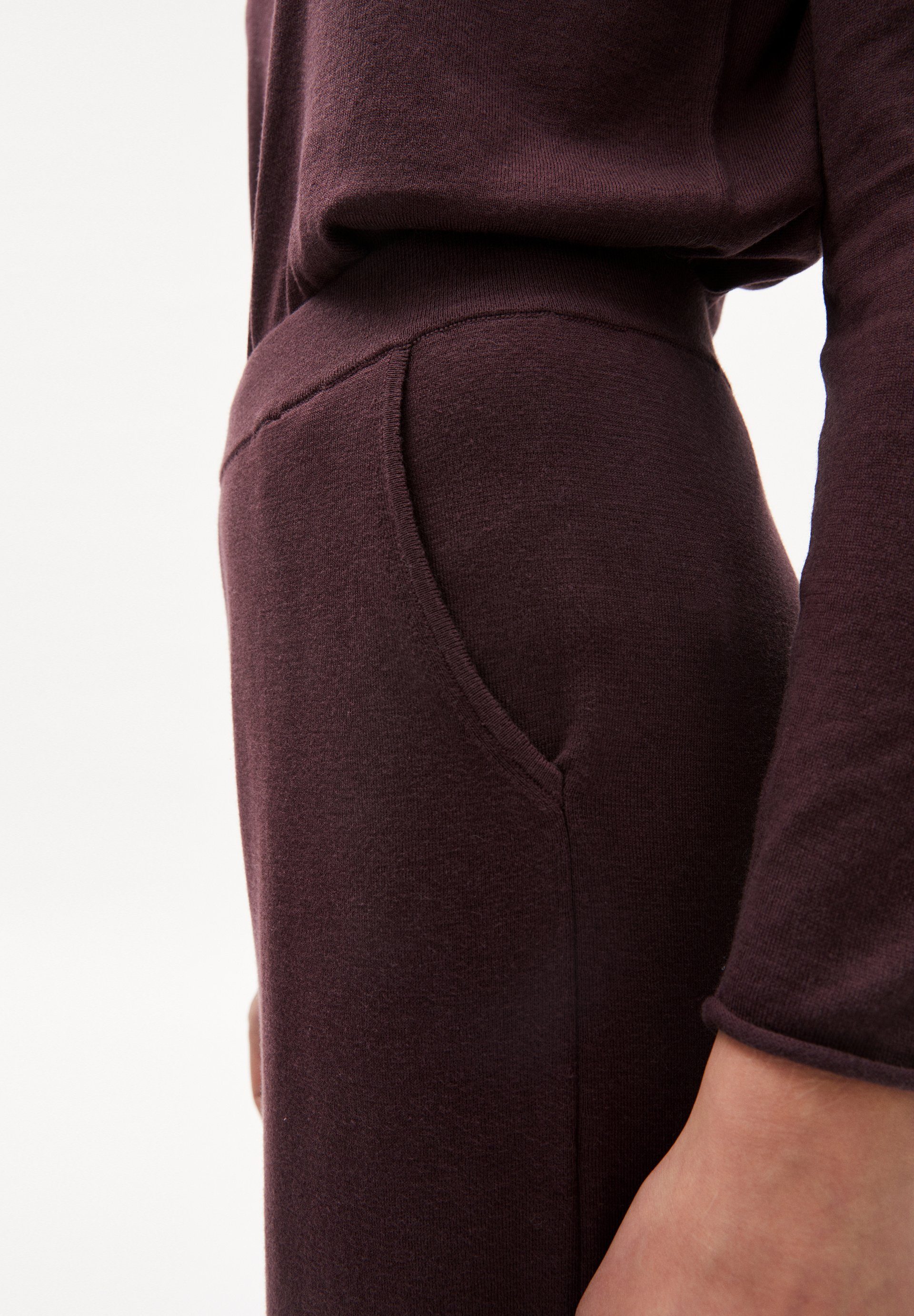 Armedangels Stoffhose APAANIA Strickhose aus LENZING™ ECOVERO™ Mix (Loose Fit)