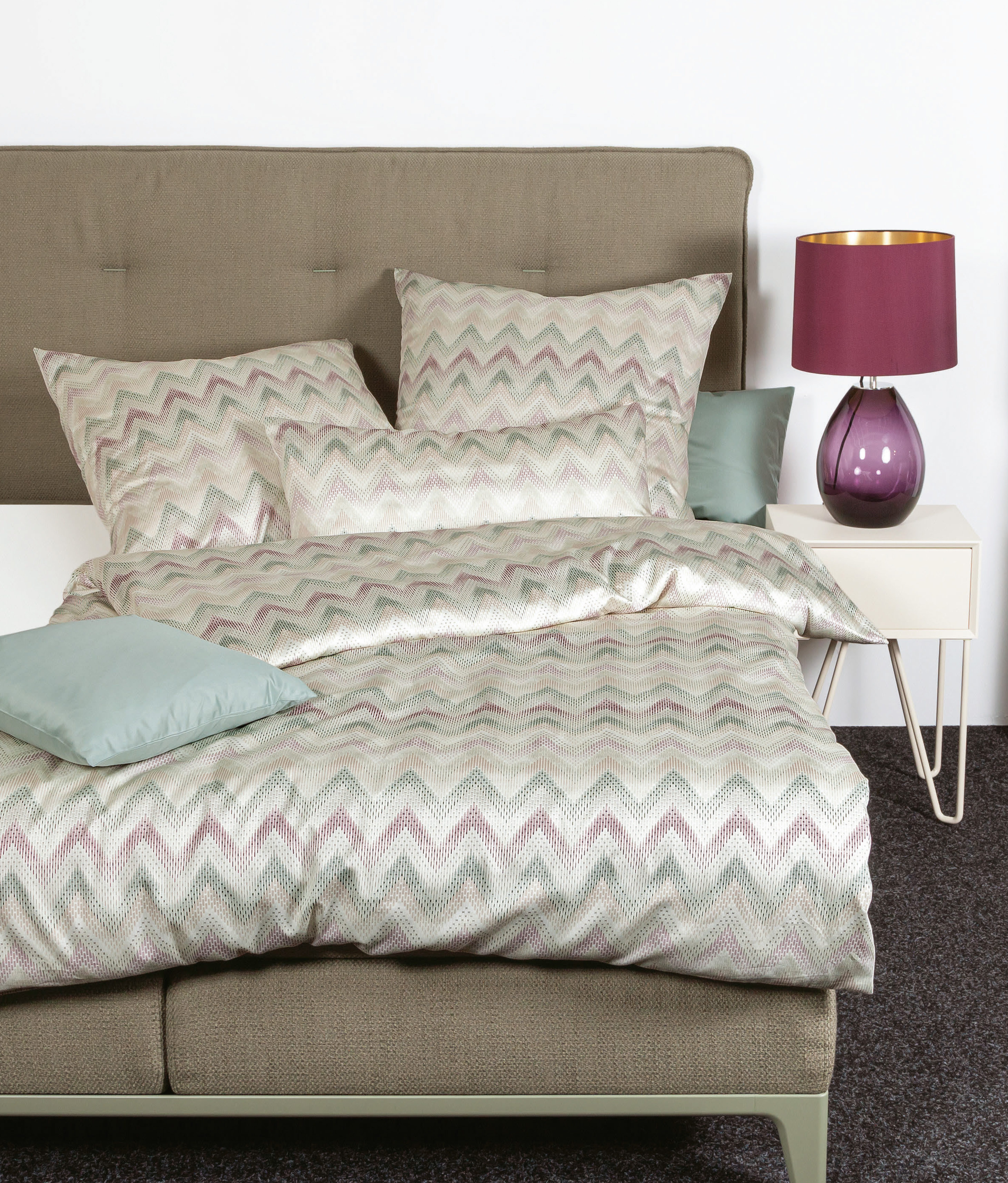 Janine Mako-Satin Bettwäsche MILANO 45092 kameegrün beere Größe:  155x220 c günstig online kaufen
