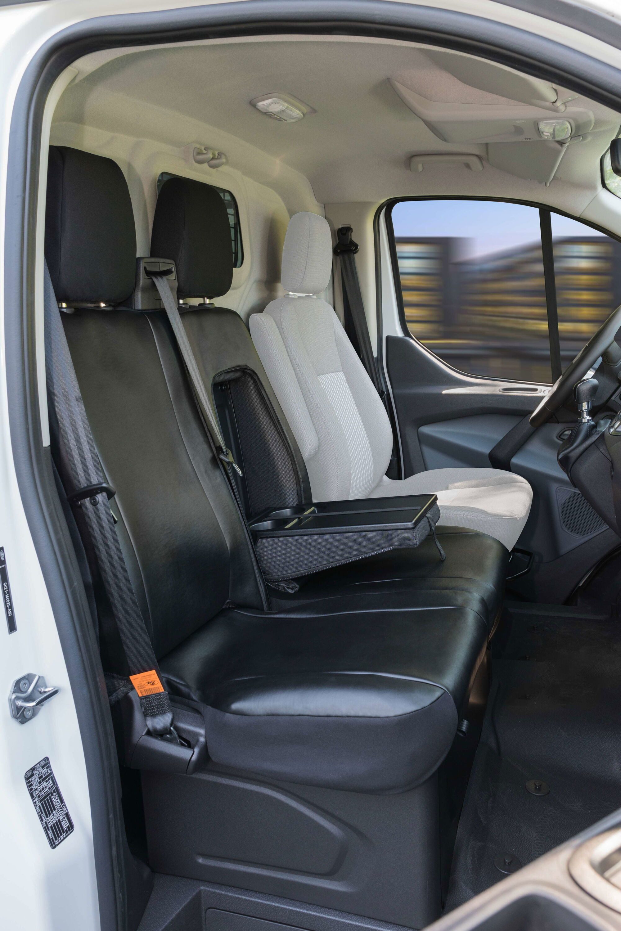 WALSER Autositzbezug Transporter Ford Transit Passf, 1 Doppelbankbezug vorne Sitzbank teilbar, Ausnehmung Tisch, 2 Kopfstützenbezüge, 4-tlg.