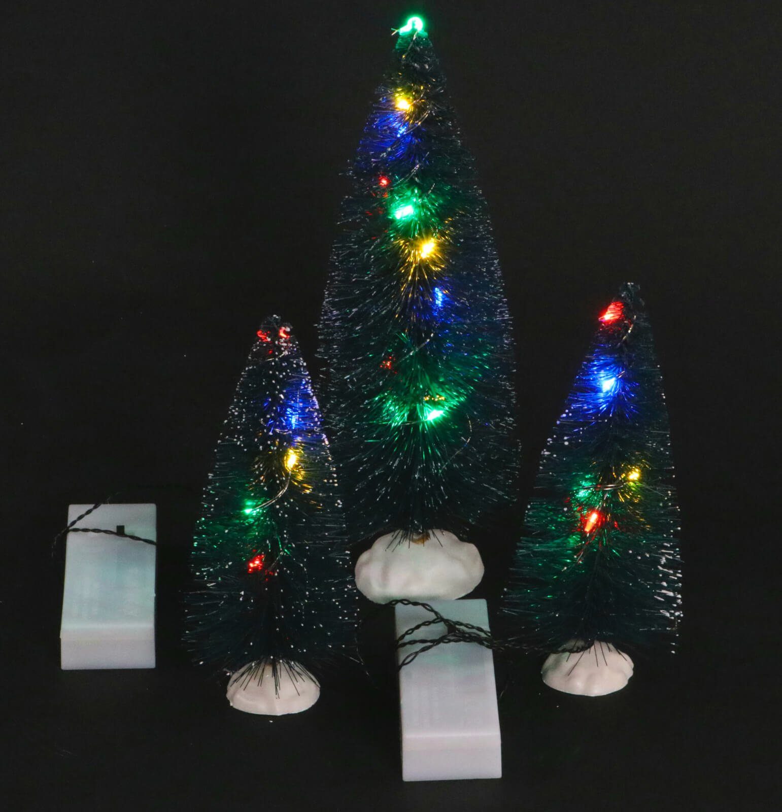 Koopman Künstlicher Weihnachtsbaum 3er Set Deko Schneetannen mit bunten LED Lichterketten