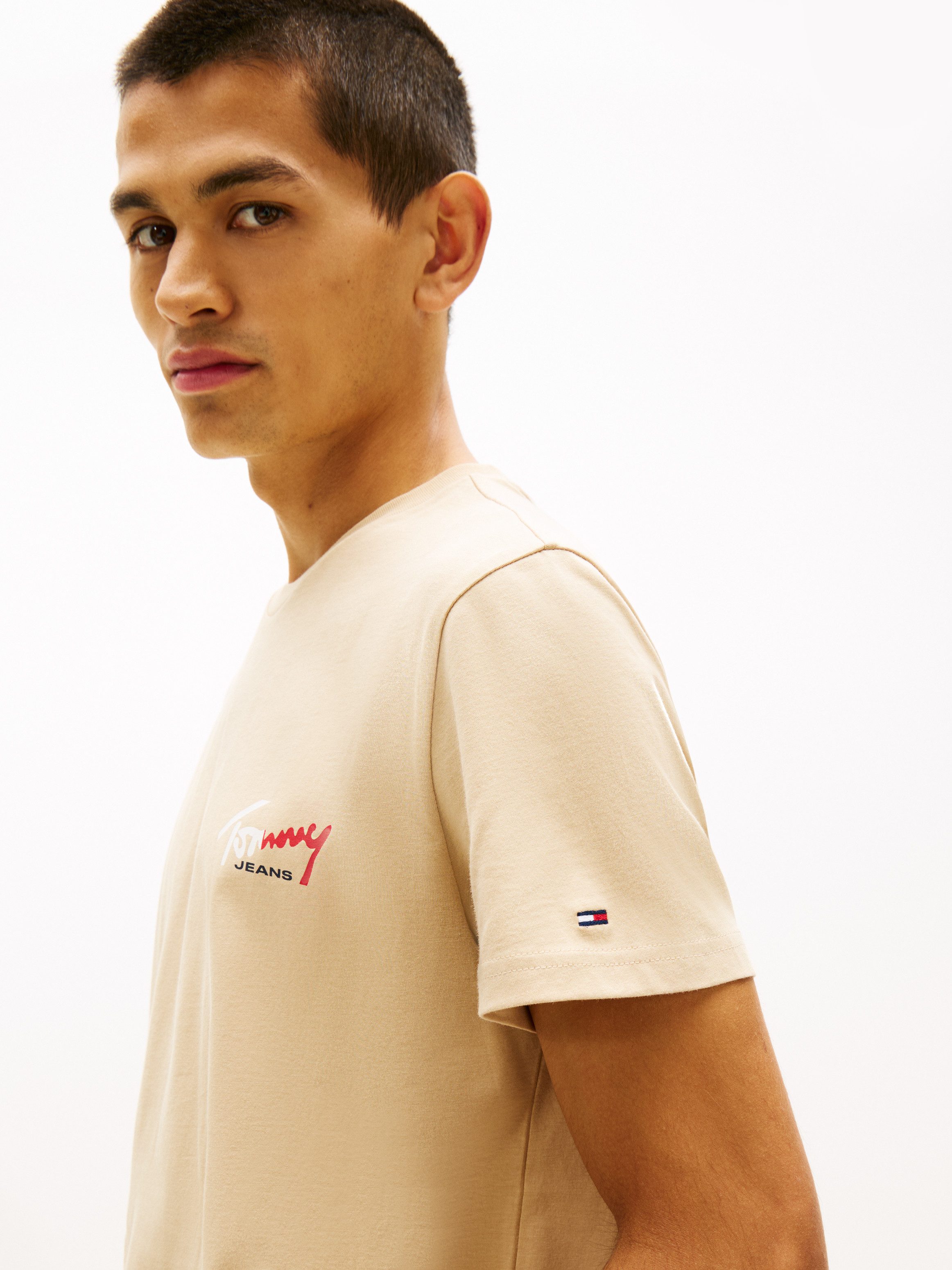 Tommy Jeans T-Shirt TJM SLIM FIT SIGN CHEST mit Markenprint