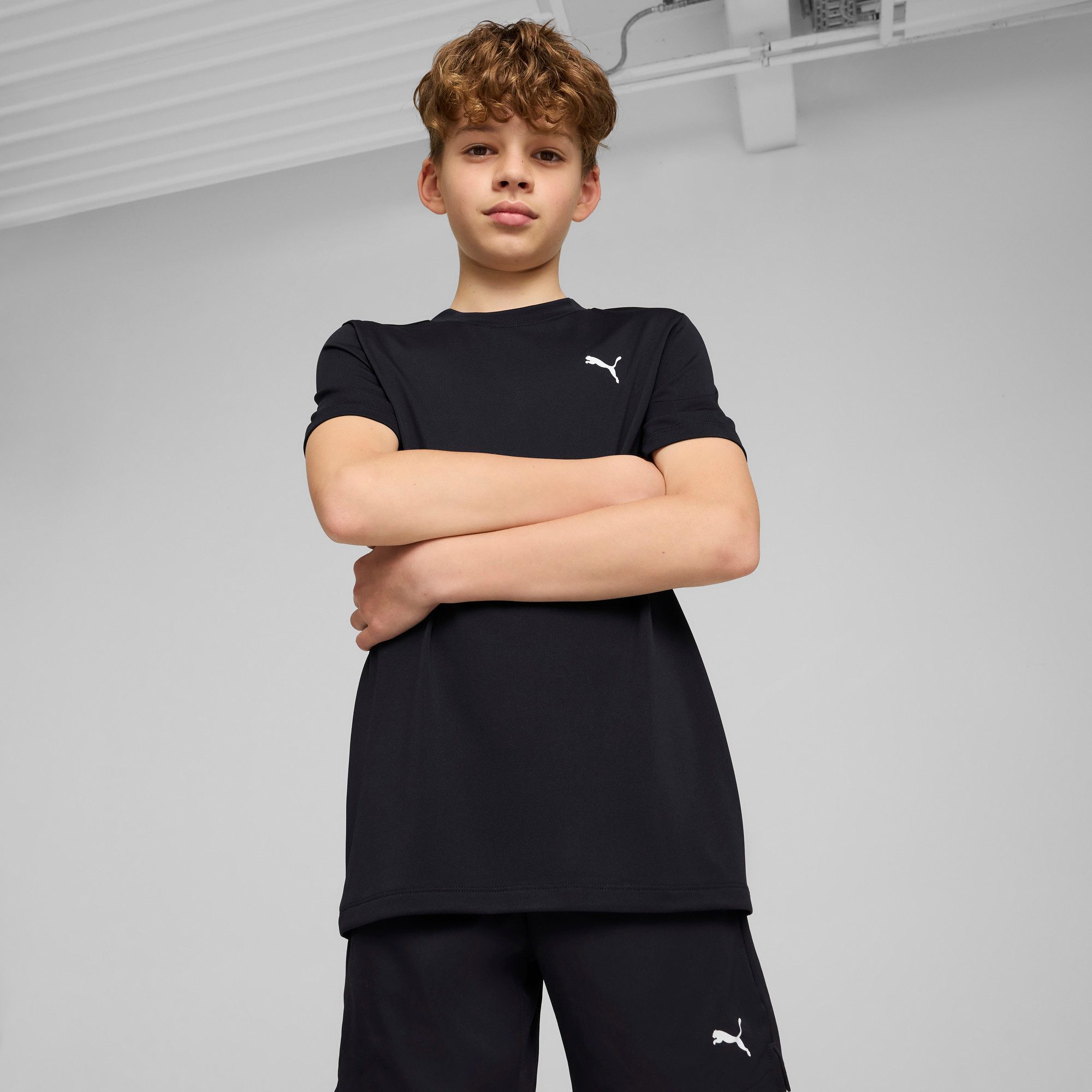 PUMA T-Shirt TAD ESS TEE B ergonomische Schnitte, kurze Ärmel, sportlicher Stil