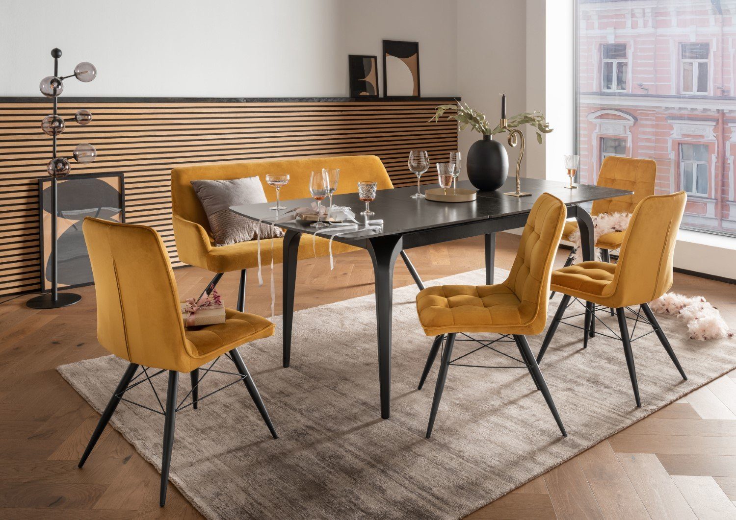 bene living Essgruppe Ausziehtisch Piacenza, Diningsofa Modena, 4er Set Diningstuhl Vicenza, (Indoormöbelset, 6-tlg), gesinterter Stein (Keramik) - Samtbezug - Esszimmer, Wohnzimmer, Büro