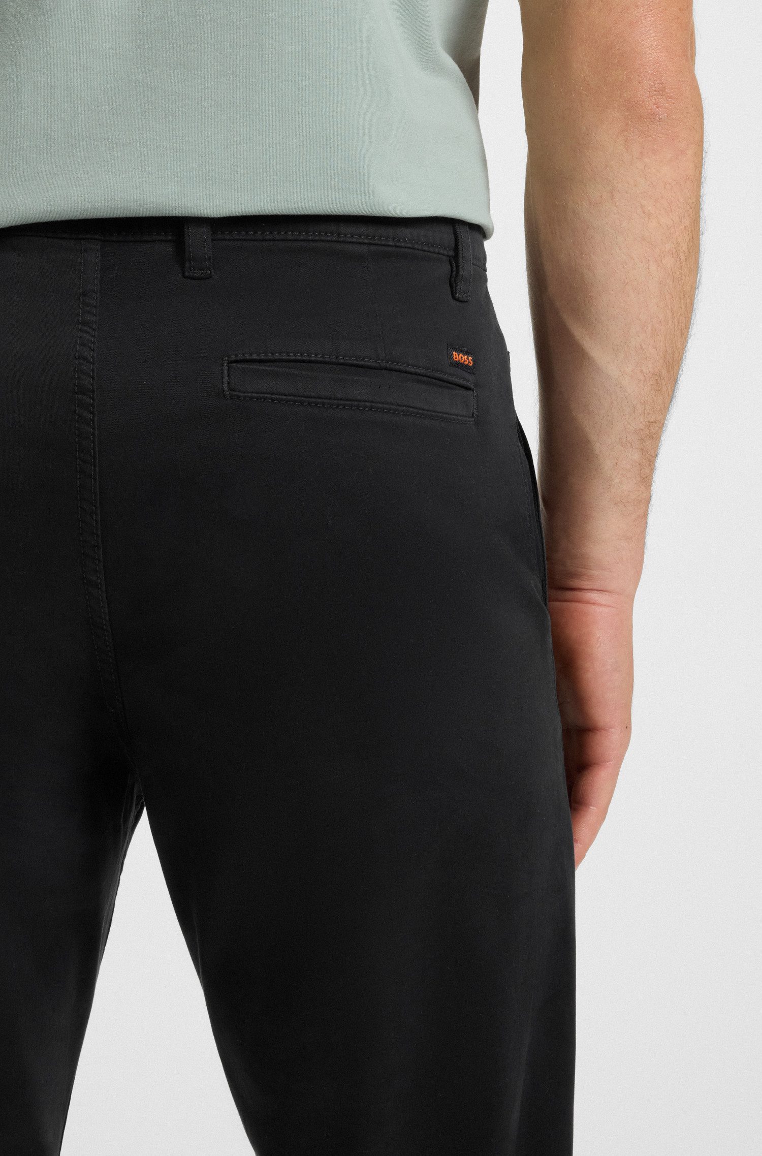 BOSS ORANGE Chinohose tapered mit BOSS Logo hinten günstig online kaufen