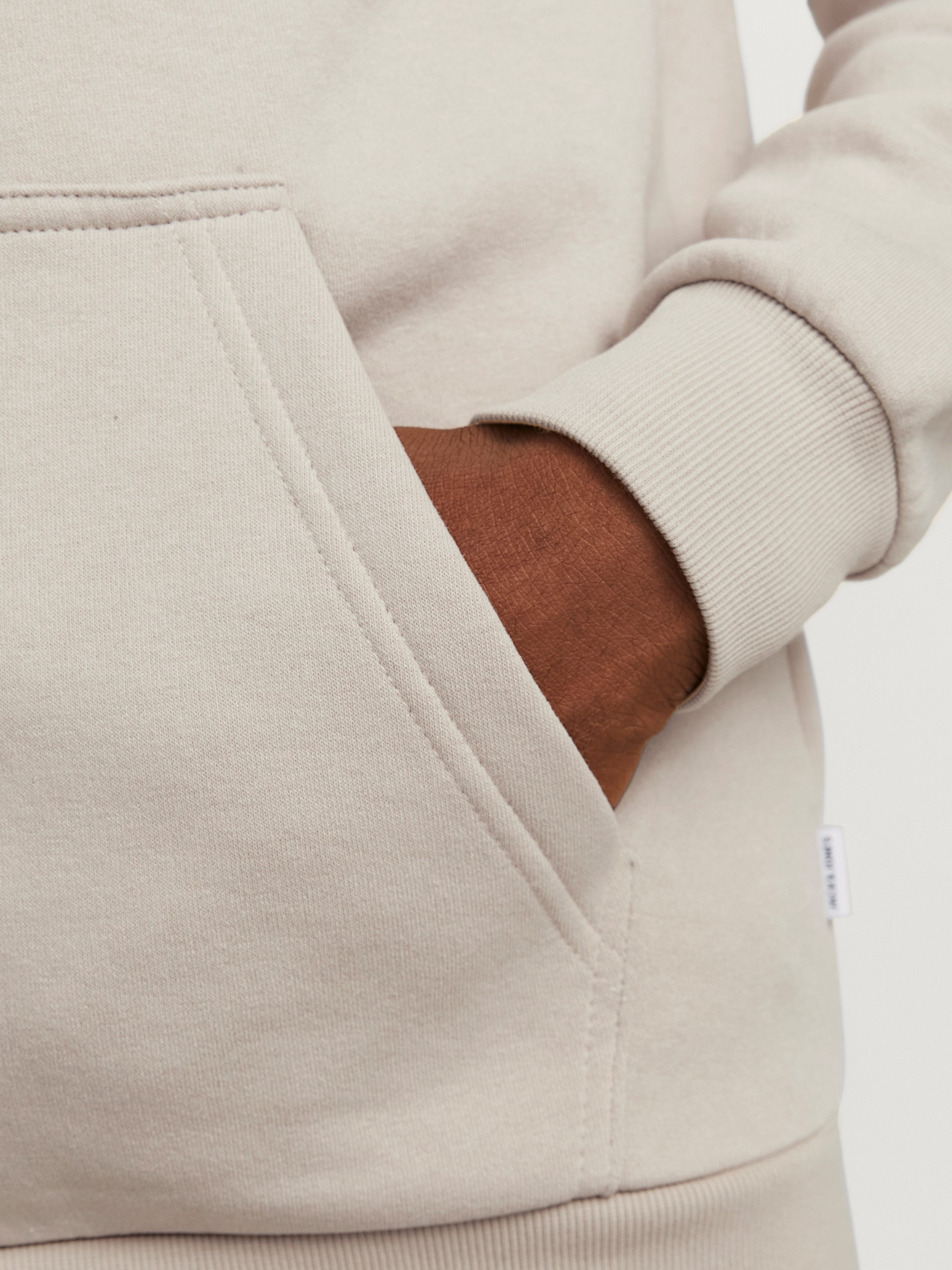 Jack & Jones Kapuzensweatjacke JJEBRADLEY mit Kapuze, ideal für kalte Jahreszeit Materialmix, relaxed fit