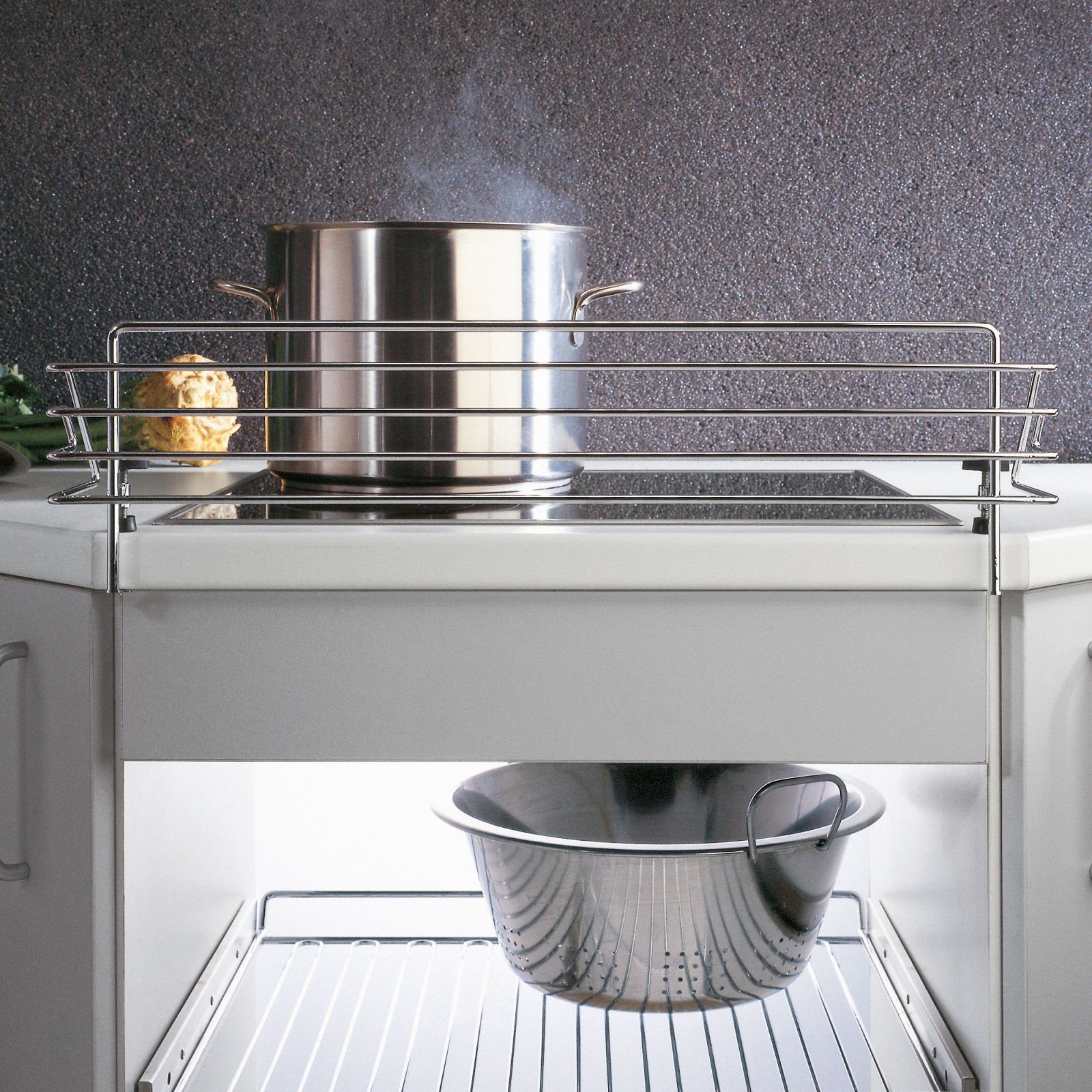 Kesseböhmer Охранник печки Herd-Kindersicherung aufklemmbar, für 60er Kochfeld Breite 678 mm / Höhe 140 mm / Tiefe 175 mm