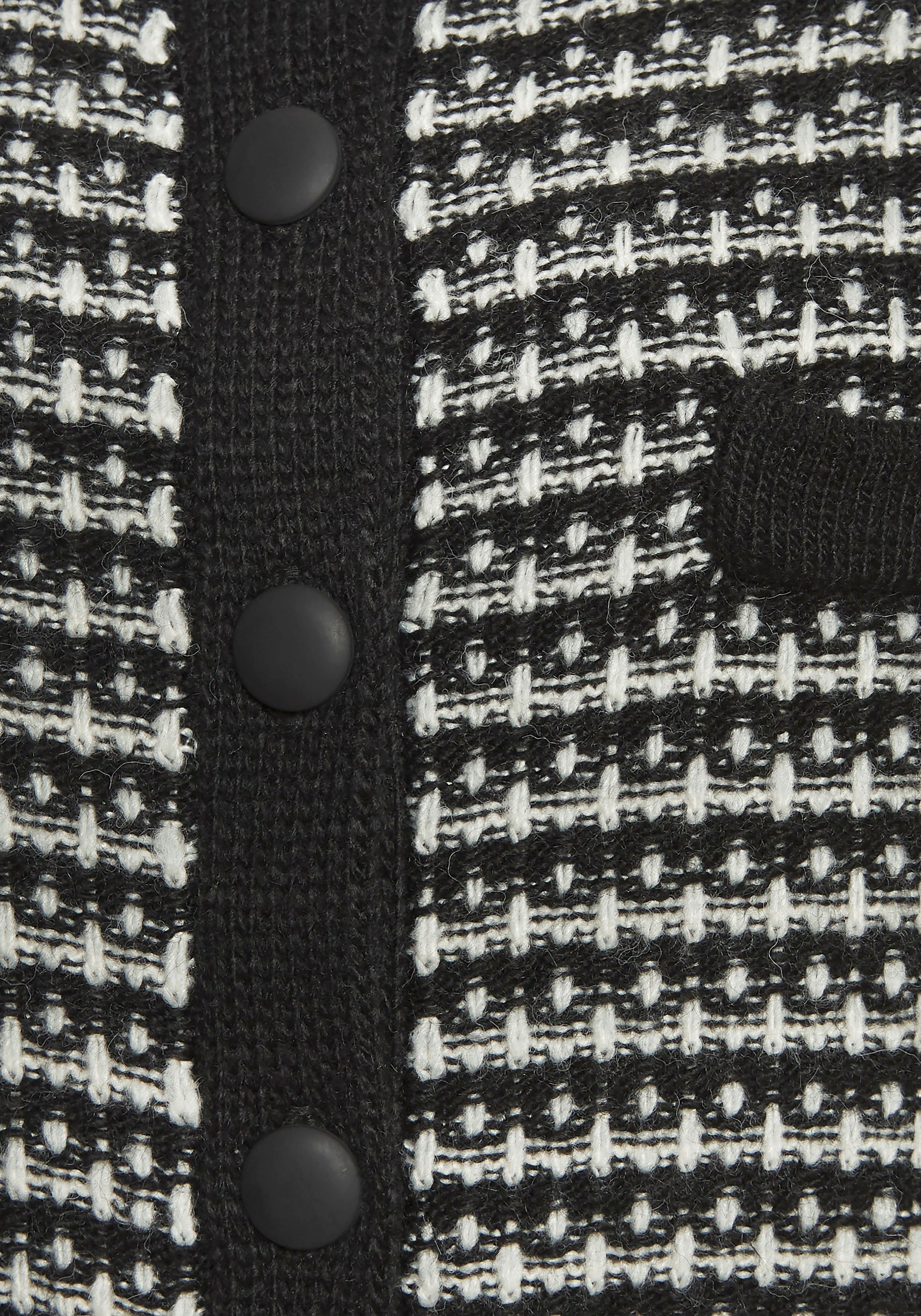 LASCANA Strickjacke mit Karomuster, markante Knopfleiste, casual-chic