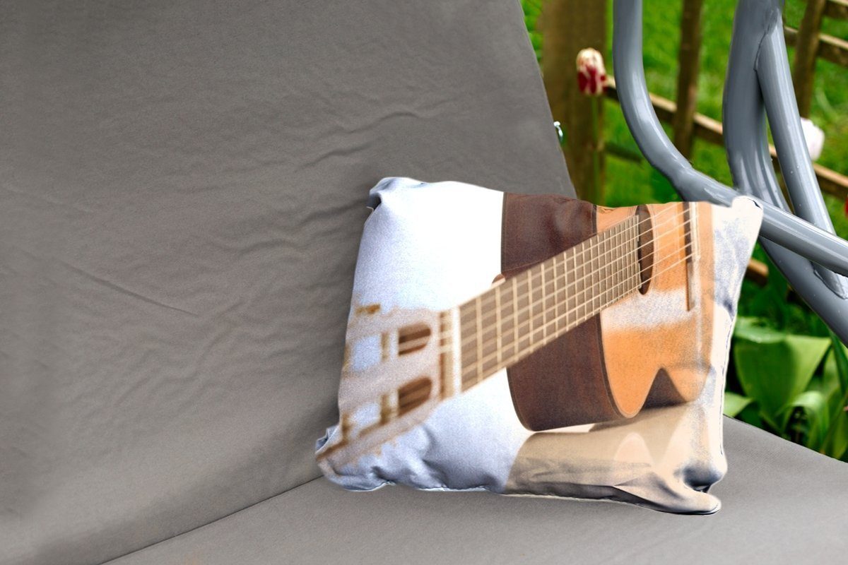 MuchoWow Dekokissen Eine auf der Seite liegende Polyester, Kissenhülle Dekokissenbezug, Outdoor-Dekorationskissen, Gitarre, akustische