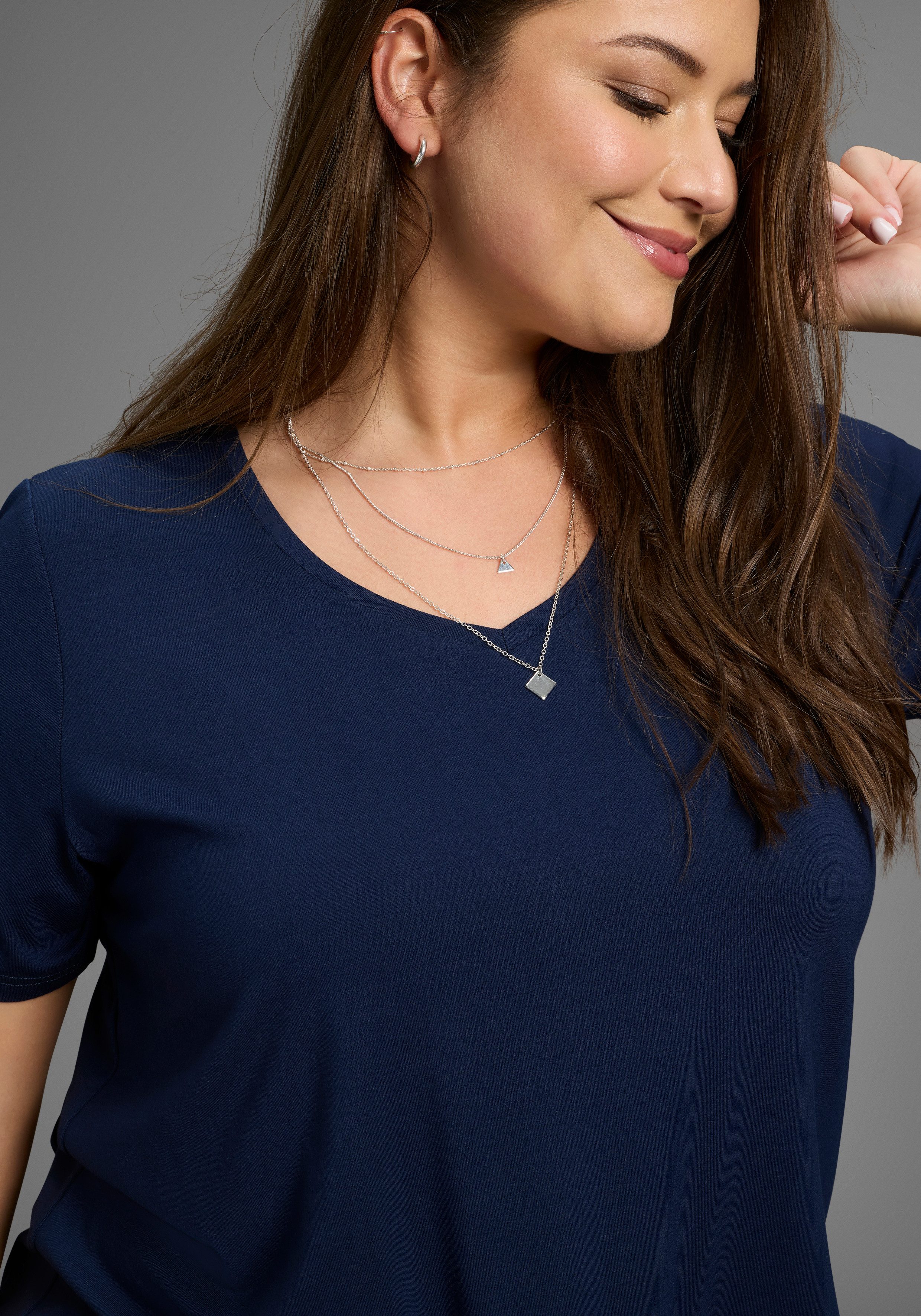 Laura Scott CURVE T-Shirt mit V-Ausschnitt aus fließender Viskose - GROSSE GRÖSSE