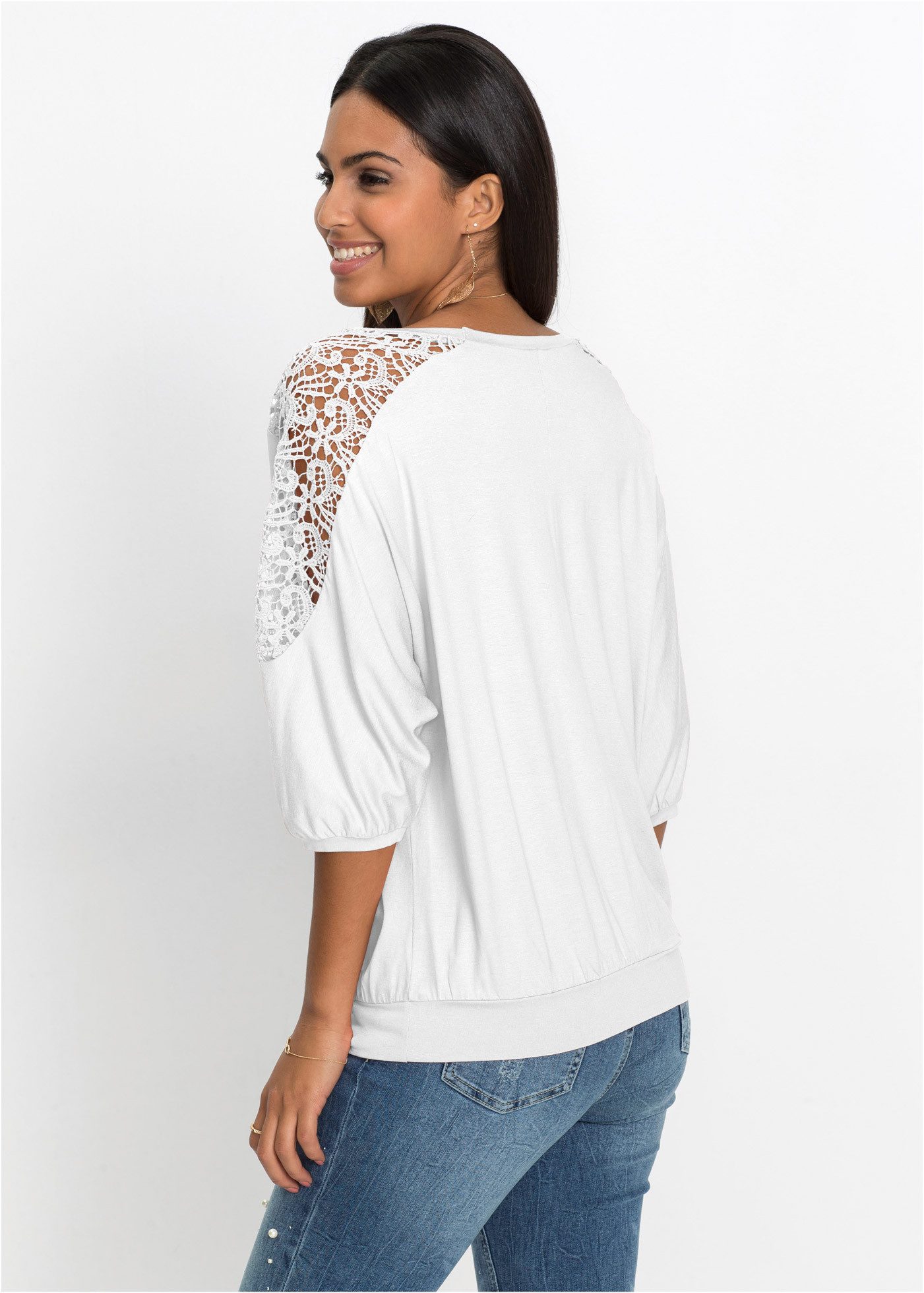 bonprix Oversize-Shirt oversized, 3/4-Fledermausärmel mit Cut-Outs mit Spitzeneinsätzen