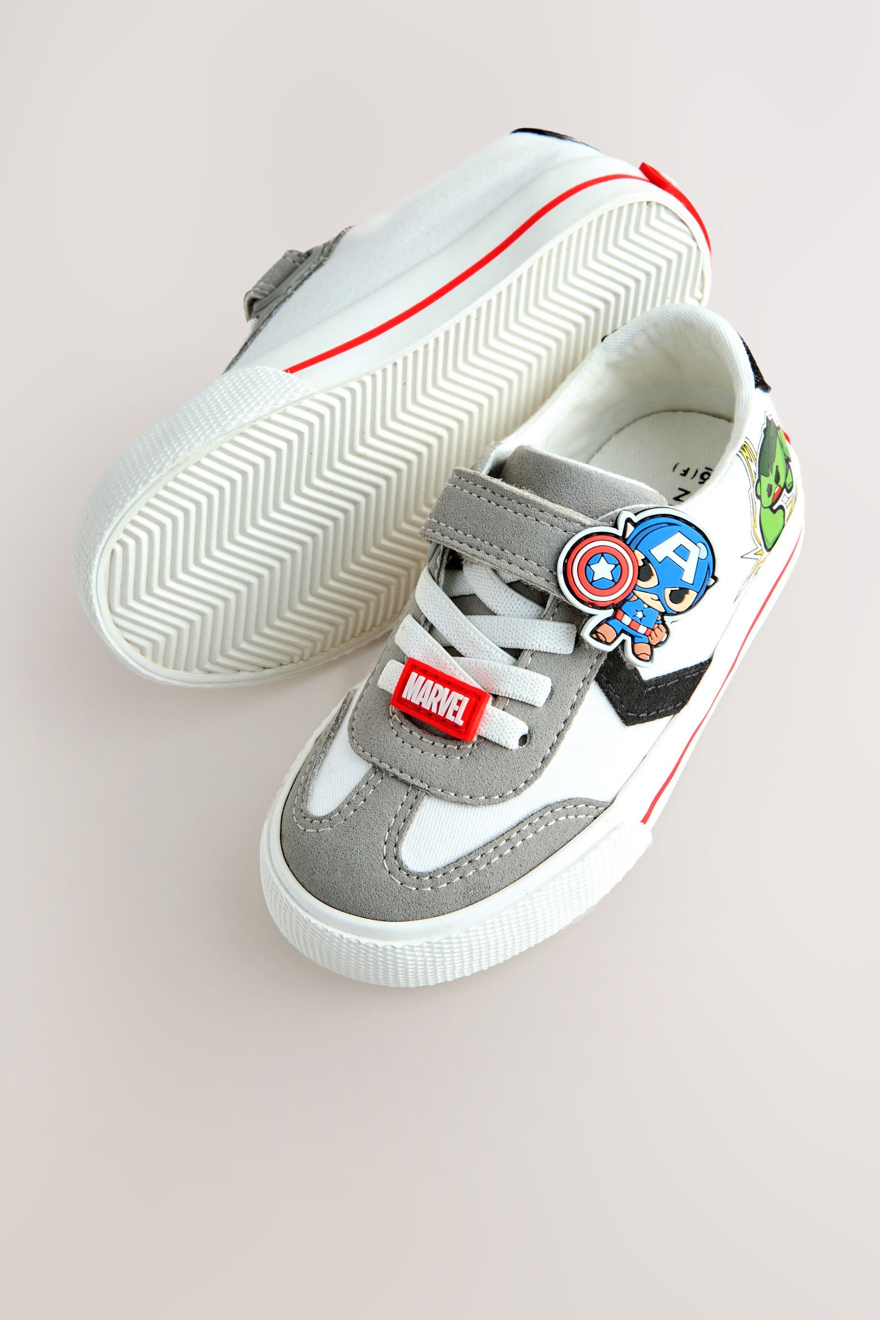 Next Marvel Sneaker, Klettverschluss + Elastikschnürung Sneaker (1-tlg)