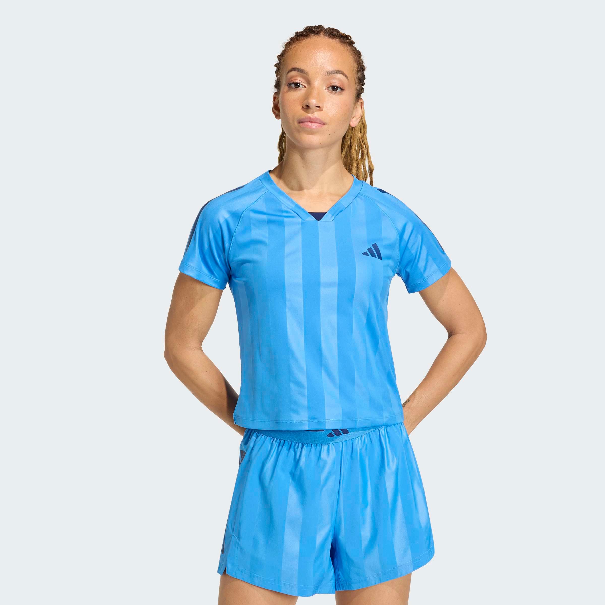adidas Performance T-Shirt Q2 HYG T mit V-Ausschnitt, aus Polyester