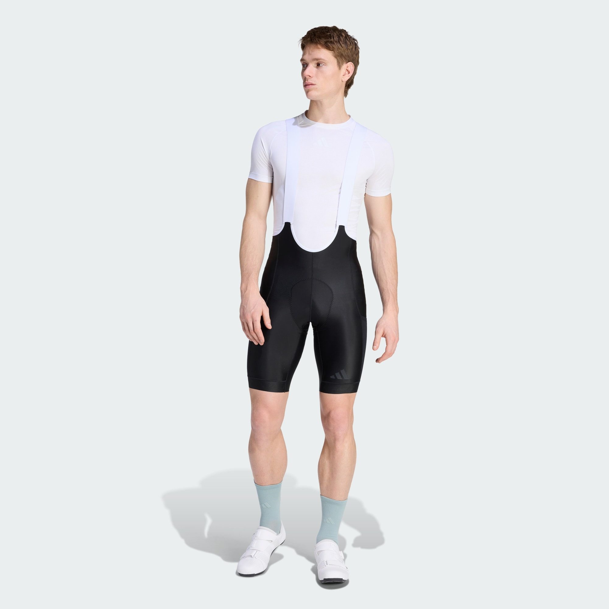 Shorts ESSENTIALS CARGO-RADSHORTS MIT TRÄGERN, GEPOLSTERT