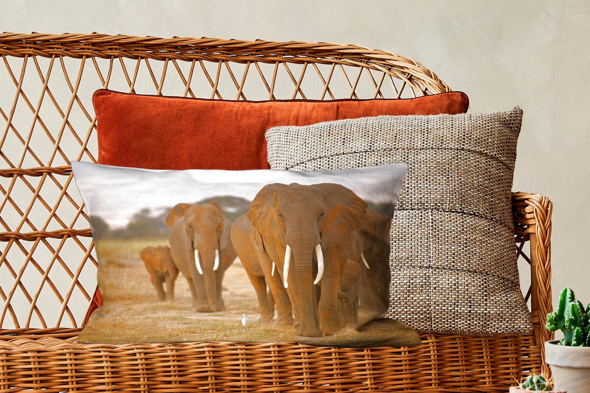 Dekokissen mit Zierkissen, Dekoration, Wohzimmer Füllung, MuchoWow Dekokissen der Schlafzimmer Familie Elefanten,