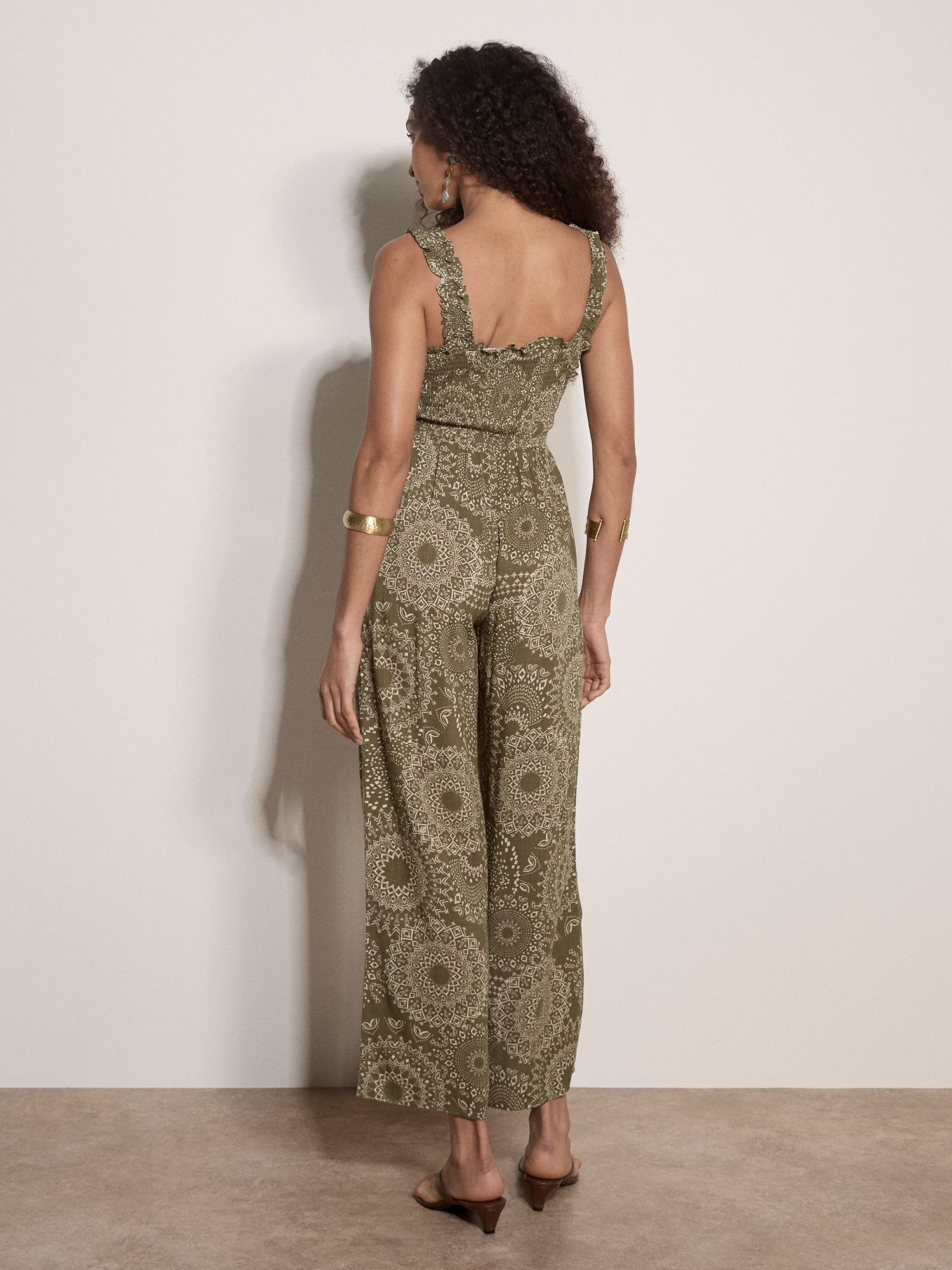 Apricot Jumpsuit Gemusterter Jumpsuit mit gerafftem Bein mit Smokdetails