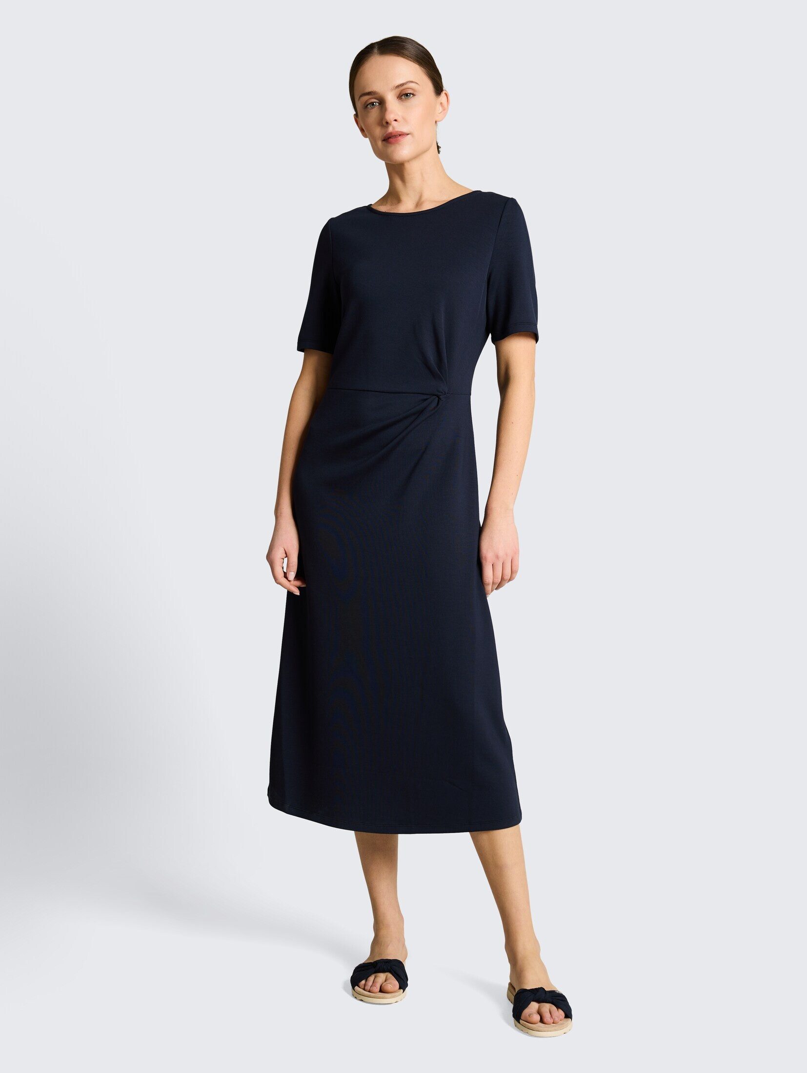 Midikleid Kleider & Jumpsuits