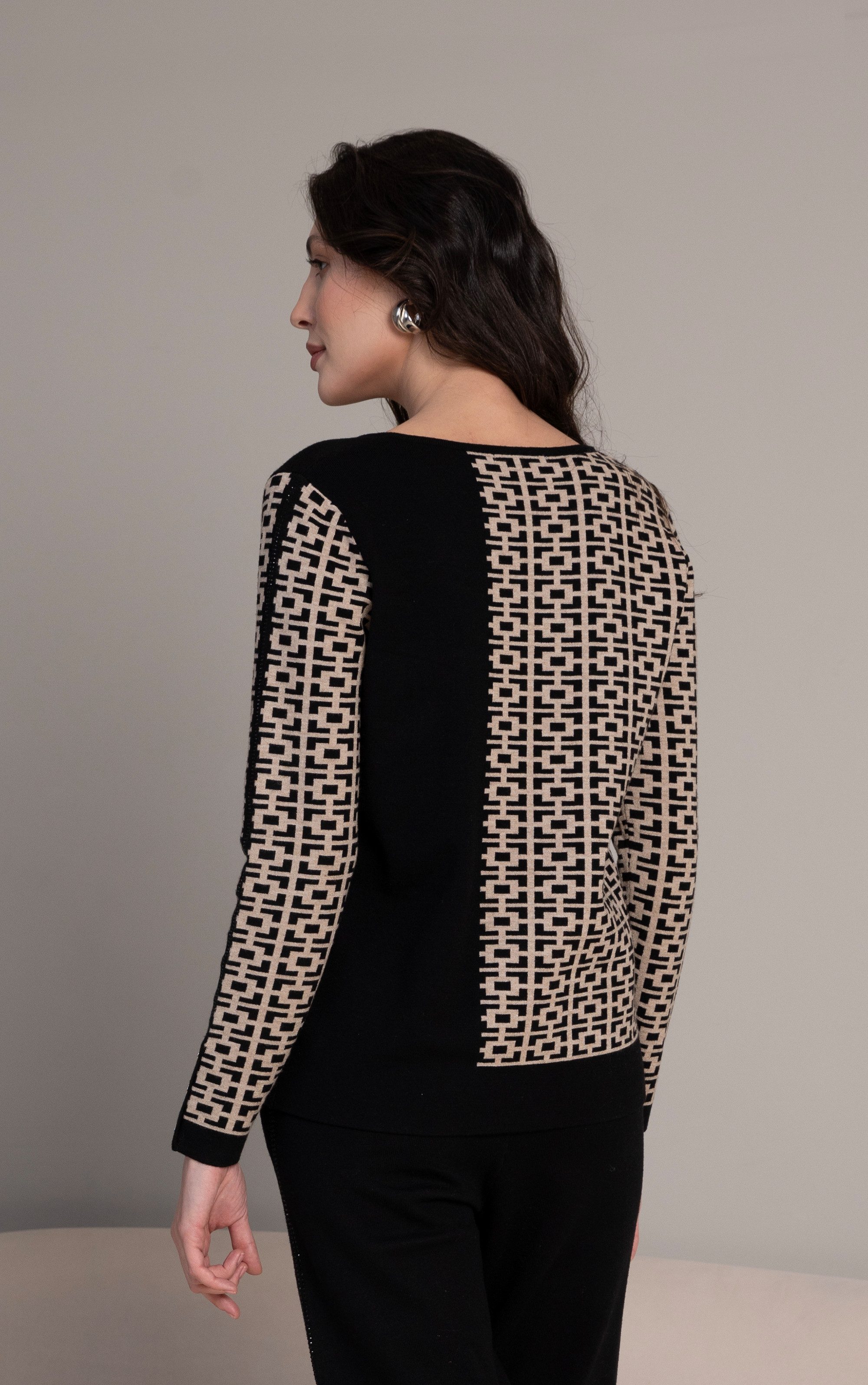 Passioni Strickpullover mit geometrischem Muster in Schwarz und Kamel günstig online kaufen