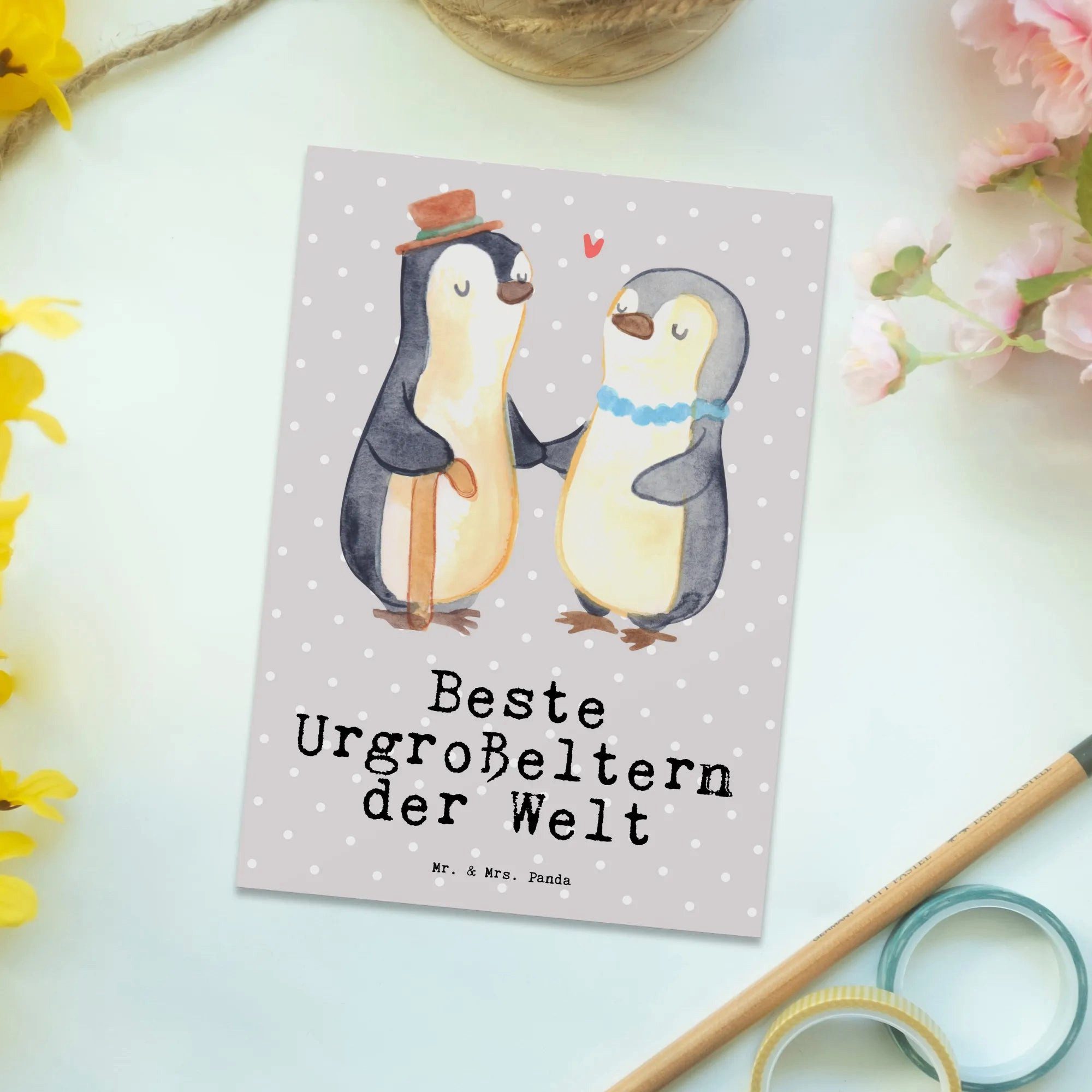 Thumbnail - Mr. & Mrs. Panda Postkarte Pinguin Beste Urgroßeltern der Welt - Grau Pastell - Geschenk, Ansich, Multifunktionalität