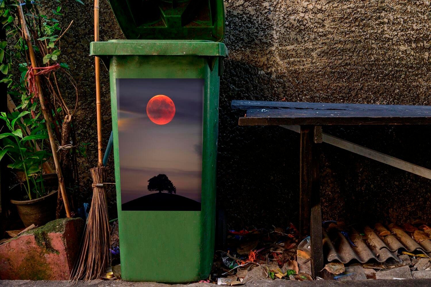 MuchoWow Wandsticker Mond - Baum Mülltonne, - Abfalbehälter Sticker, Container, Rosa Mülleimer-aufkleber, (1 St)