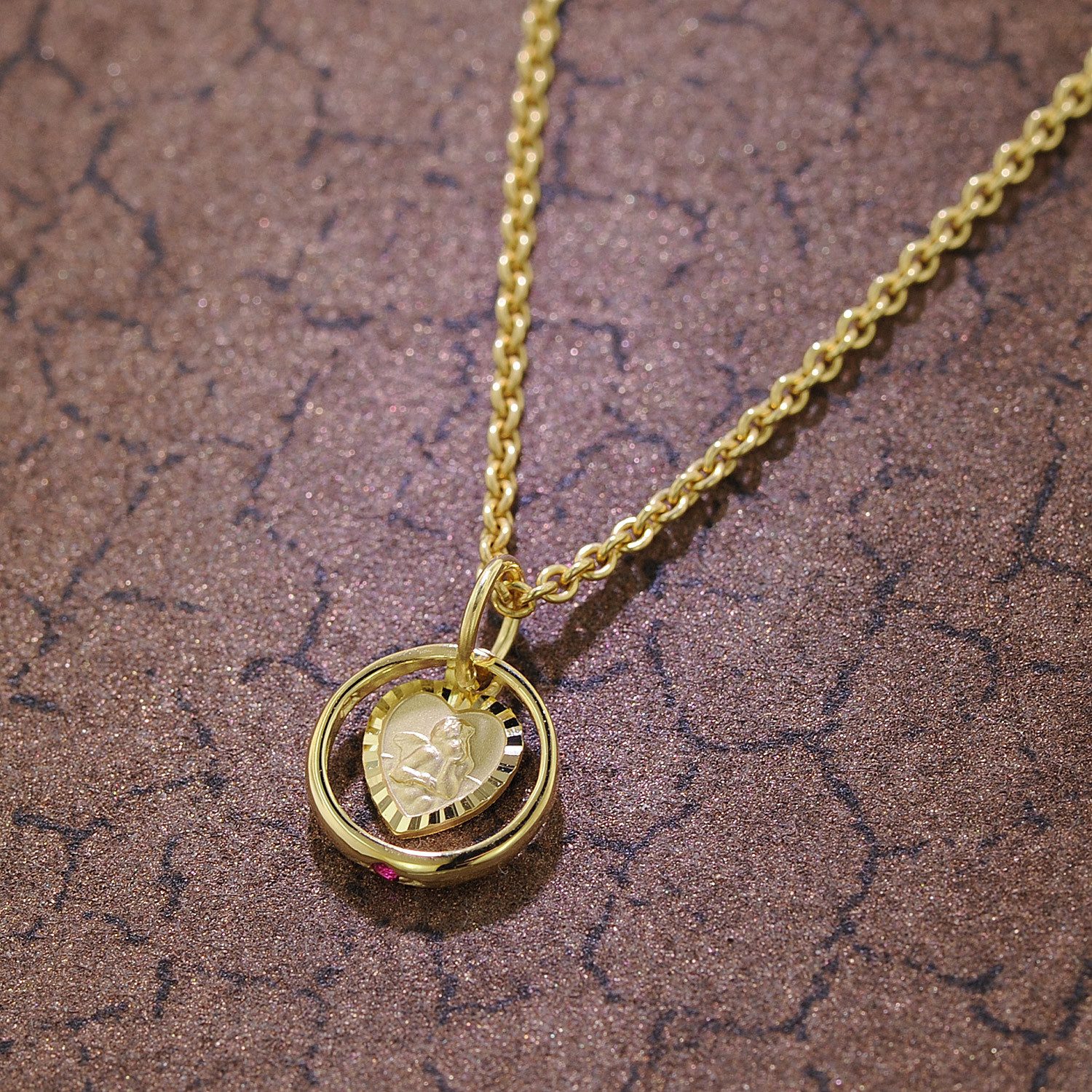 trendor Kette mit Anhänger Taufring Rubin Amorherz Gold 585 an goldplattierter