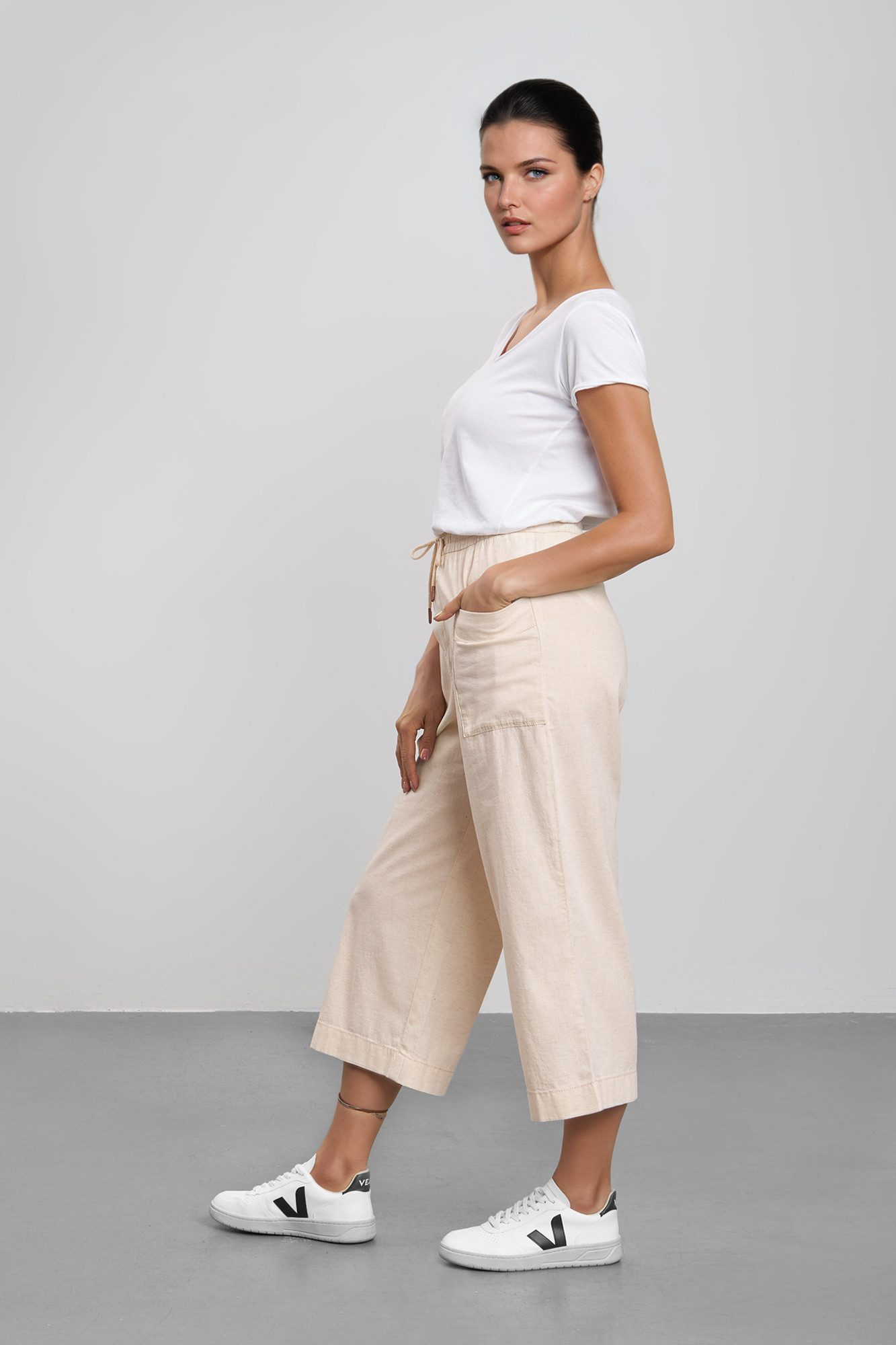 Feuervogl Jogger Pants fv-Mar:tha, Wide Leg, Cropped, Rubber Waistband, Cotton-Linen-Mix Elastikbund mit Kordelzug