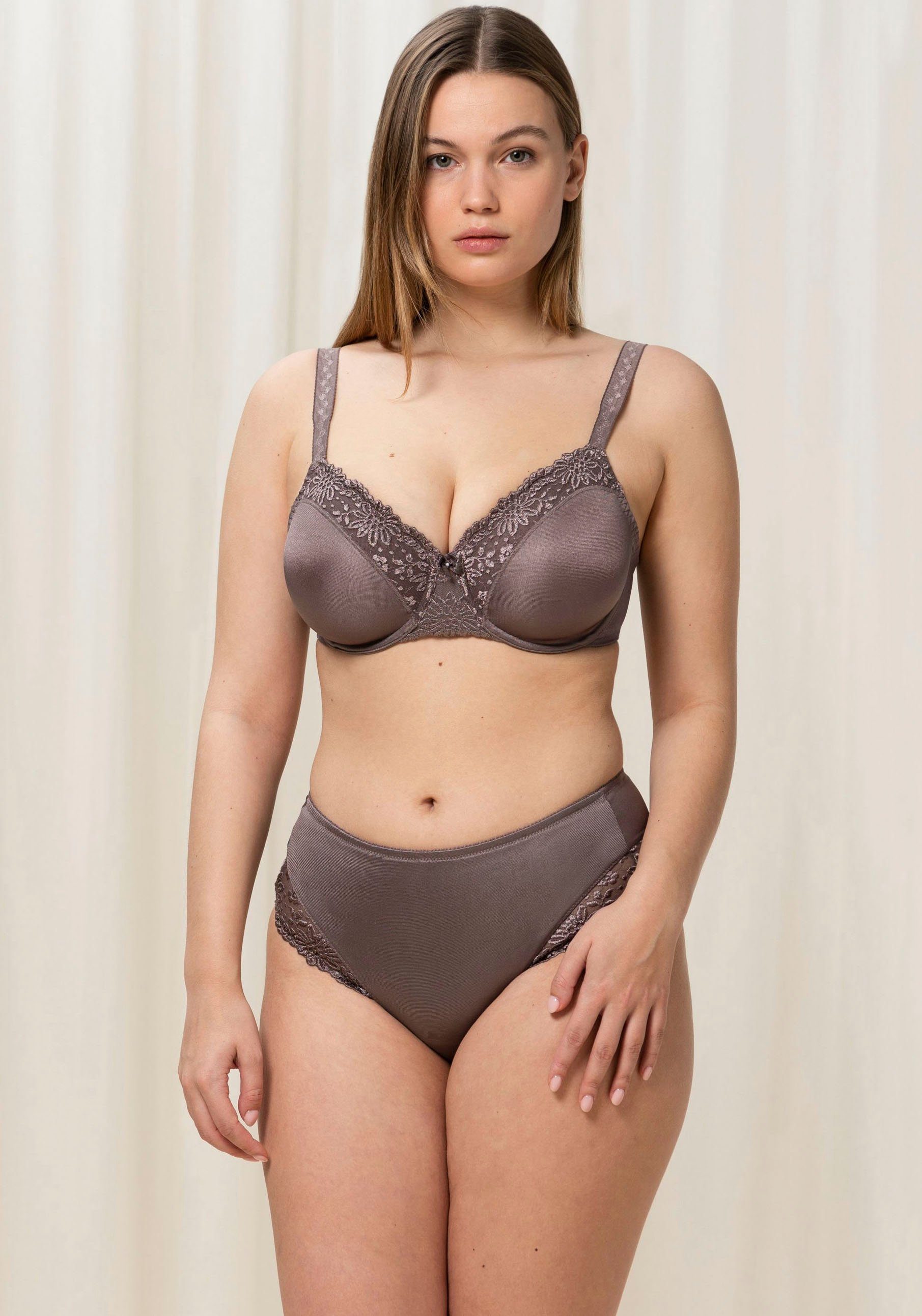 W Minimizer-BH mit Bügel-BH Cup Soft Ladyform C-F, plum Spitzendetails mystic Triumph