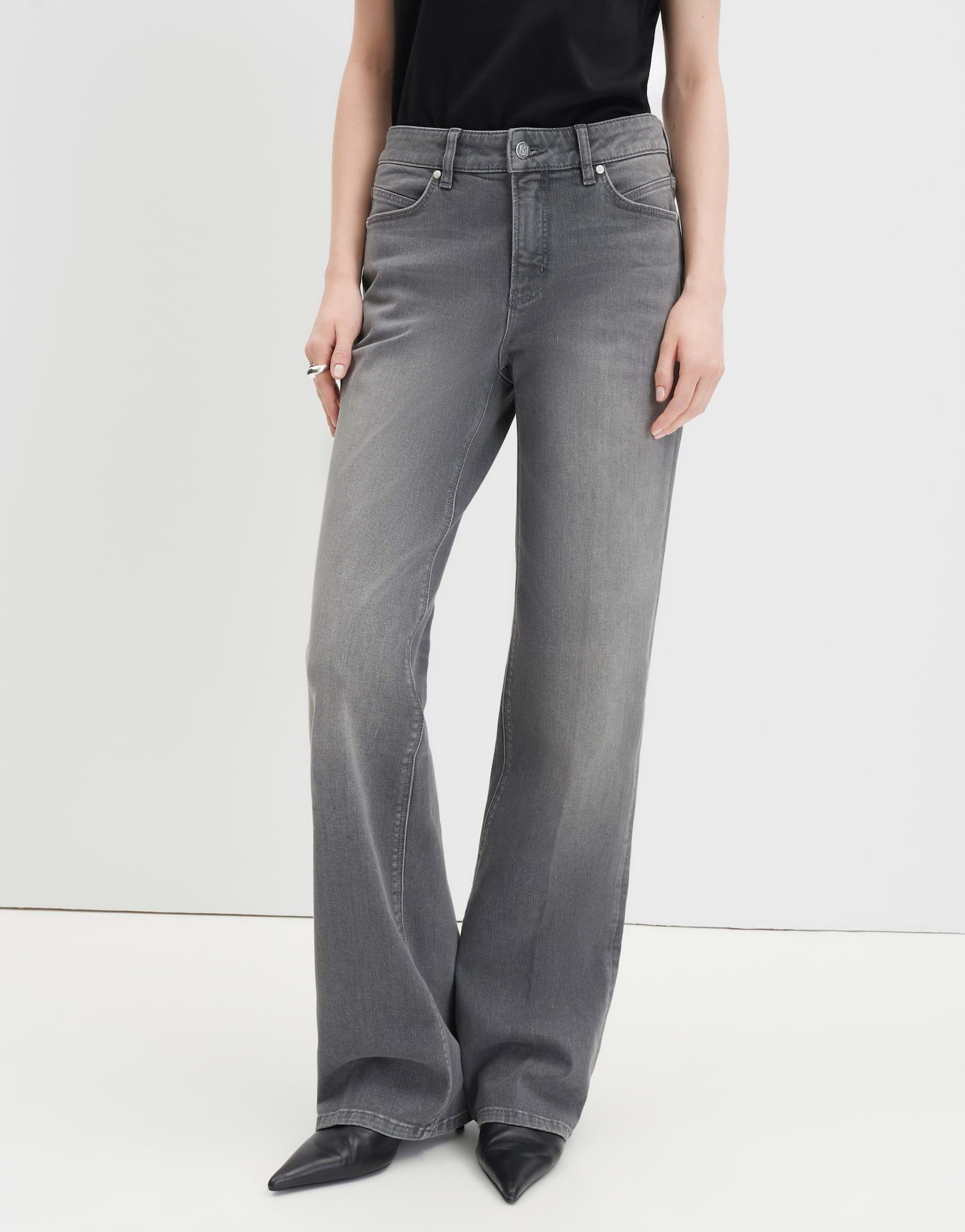 someday Bootcut-Jeans CARIE ICONIC aus BCI Cotton Mix Mid Rise leicht ausgestelltes Bein, elastischer Stoff