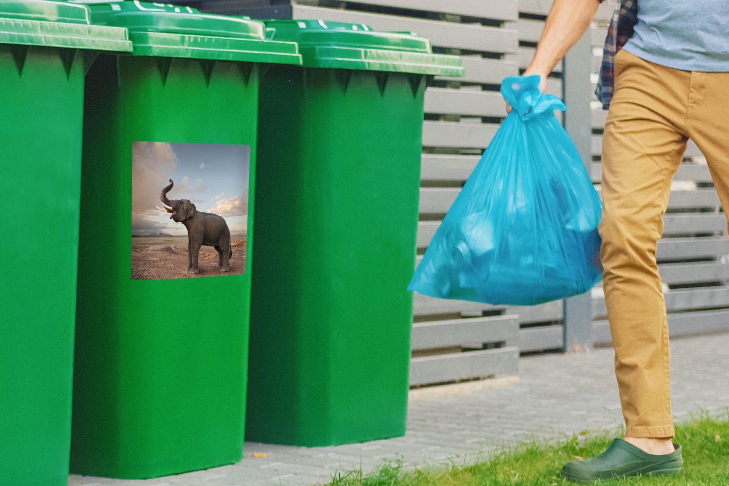 Container, Mülltonne, in St), Wandsticker Elefant (1 Mülleimer-aufkleber, Trompetender Sticker, MuchoWow Wüste Abfalbehälter der