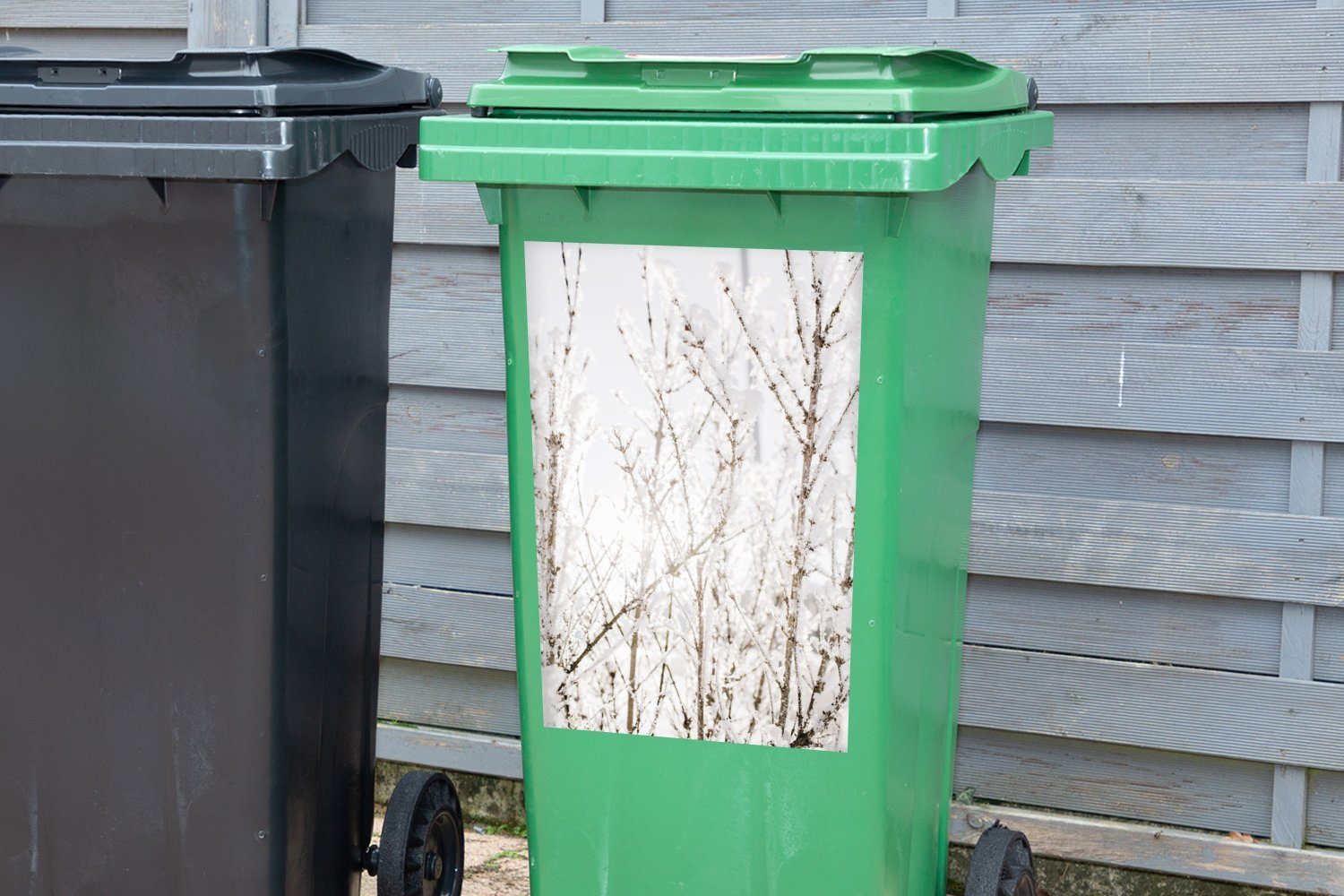 Container, Sticker, Wandsticker Natur Schnee Abfalbehälter Winter (1 - St), Mülltonne, Mülleimer-aufkleber, - MuchoWow