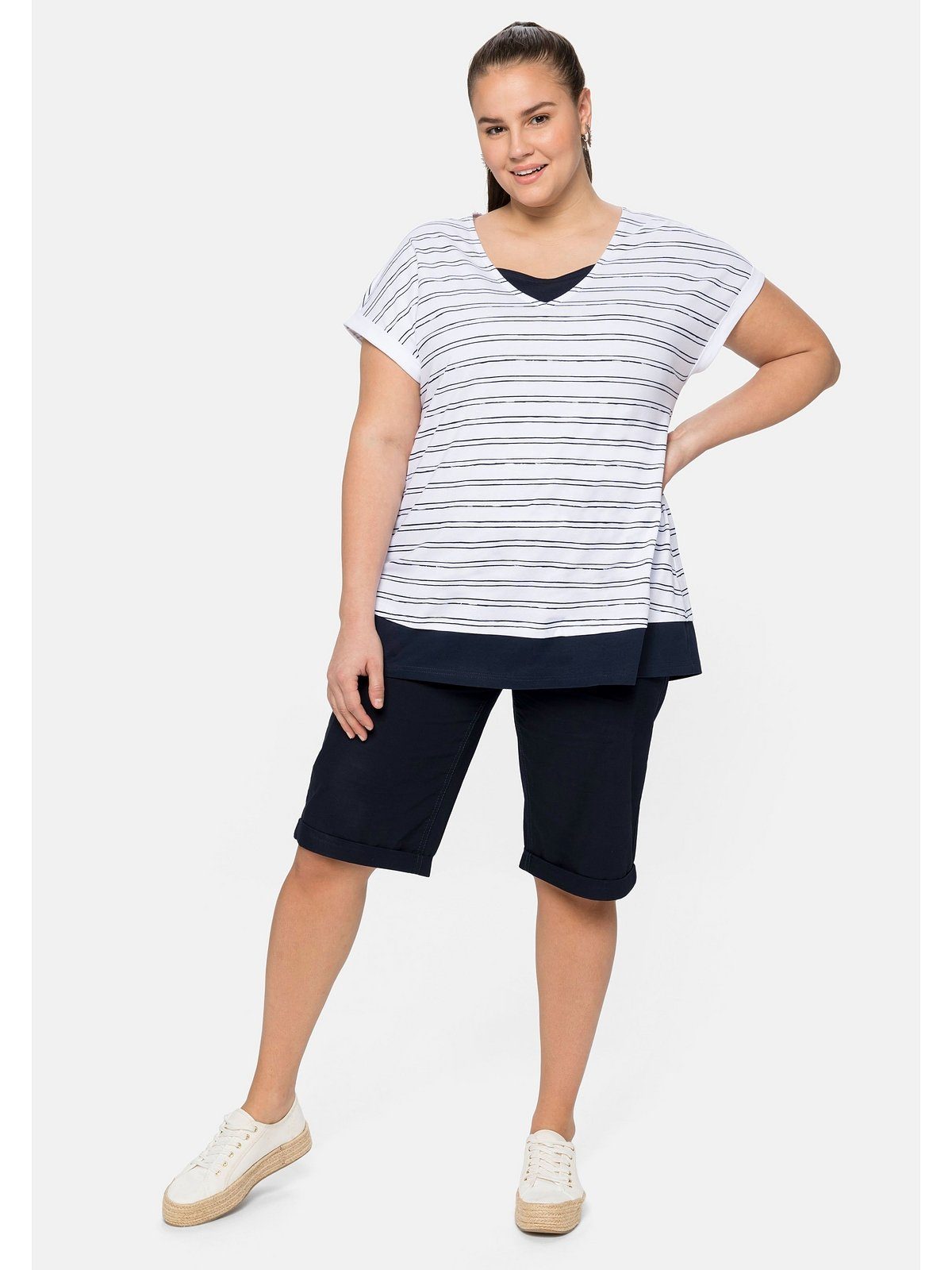 Sheego T-Shirt Große Größen im Baumwolle aus weiß-marine Lagenlook, reiner