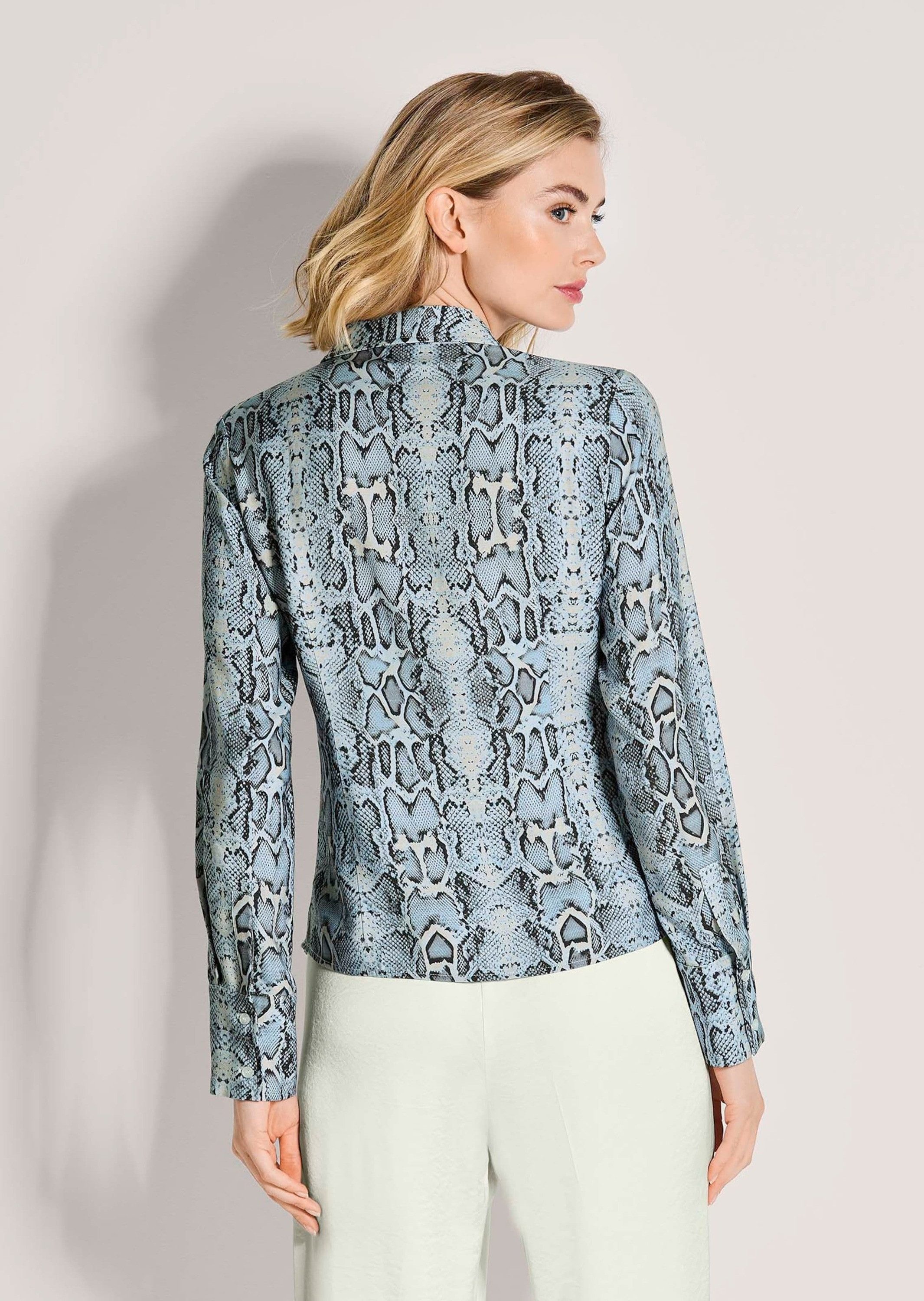 MADELEINE Hemdbluse Viskosebluse mit Animal-Print Druckbluse mit Hemdkragen, Knopfleiste und Langarm