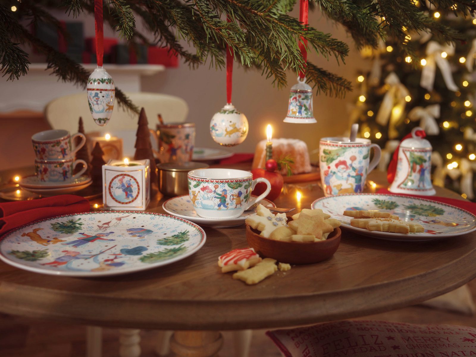 Hutschenreuther Cappuccinotasse Sammelserie 2025 Weihnachtsspiele Cappuccinotasse 2tlg, Porzellan
